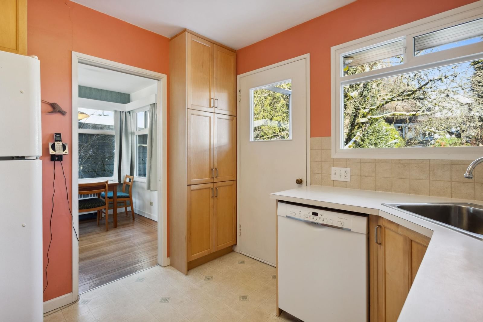 Listing Image 8