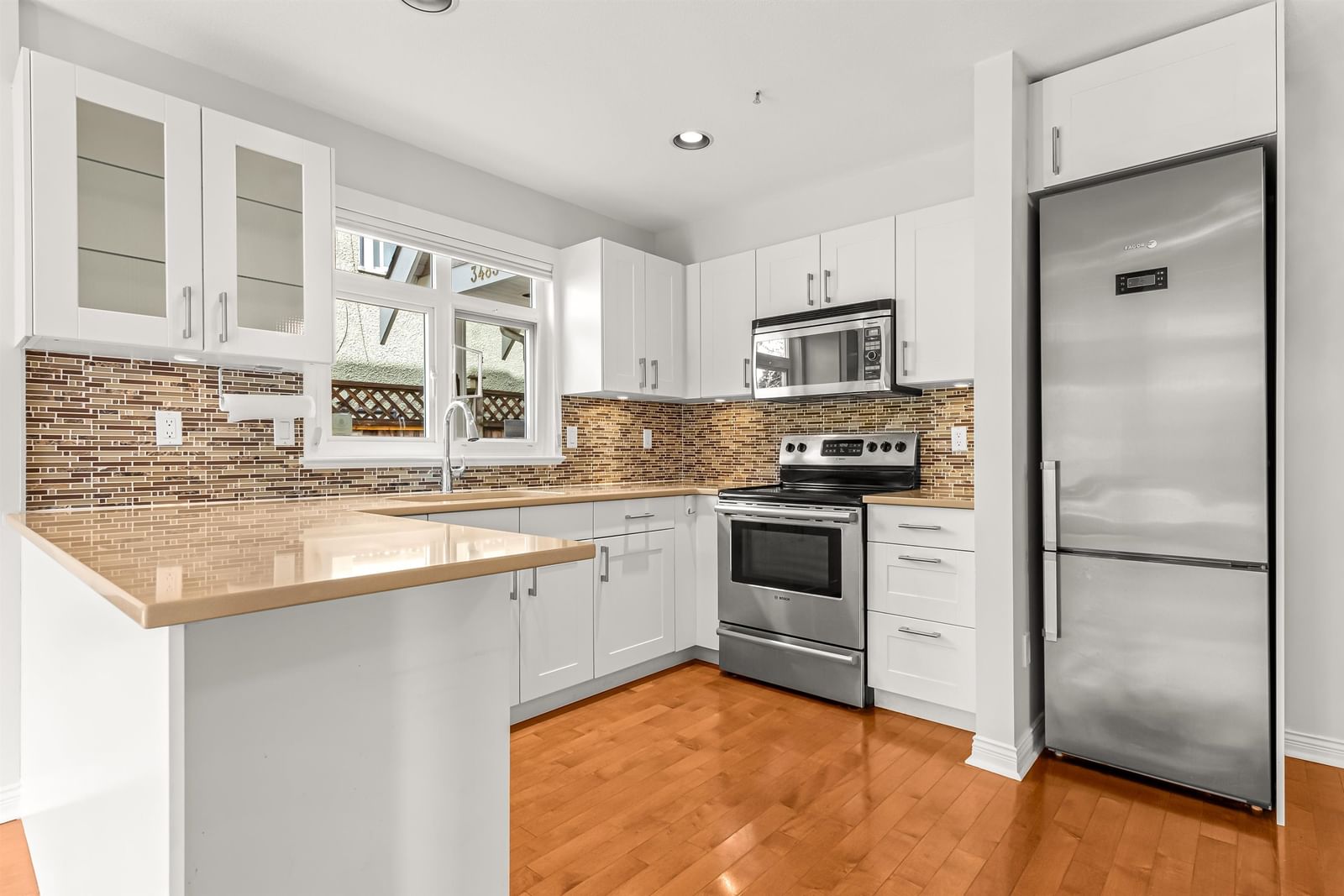 Listing Image 9