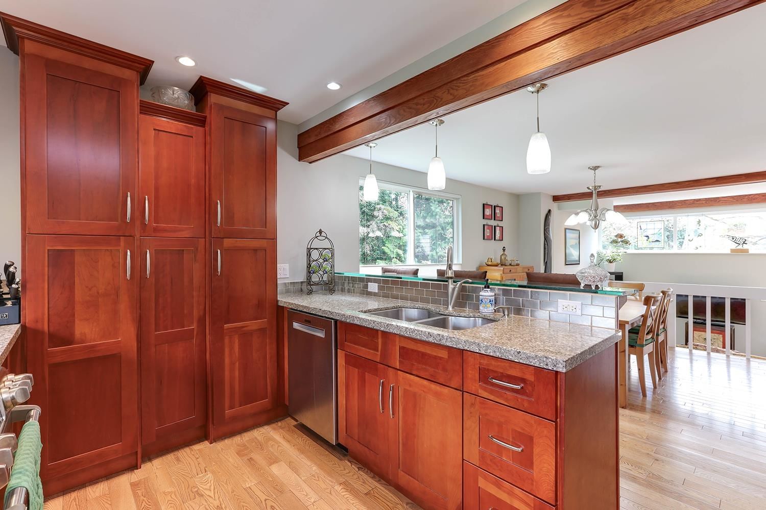 Listing Image 16