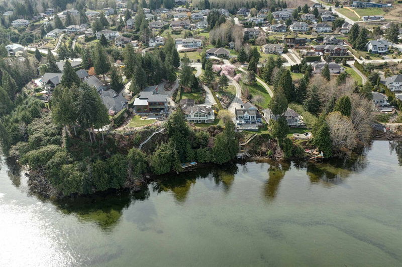 6484 Gale Avenue N, Sechelt, British Columbia