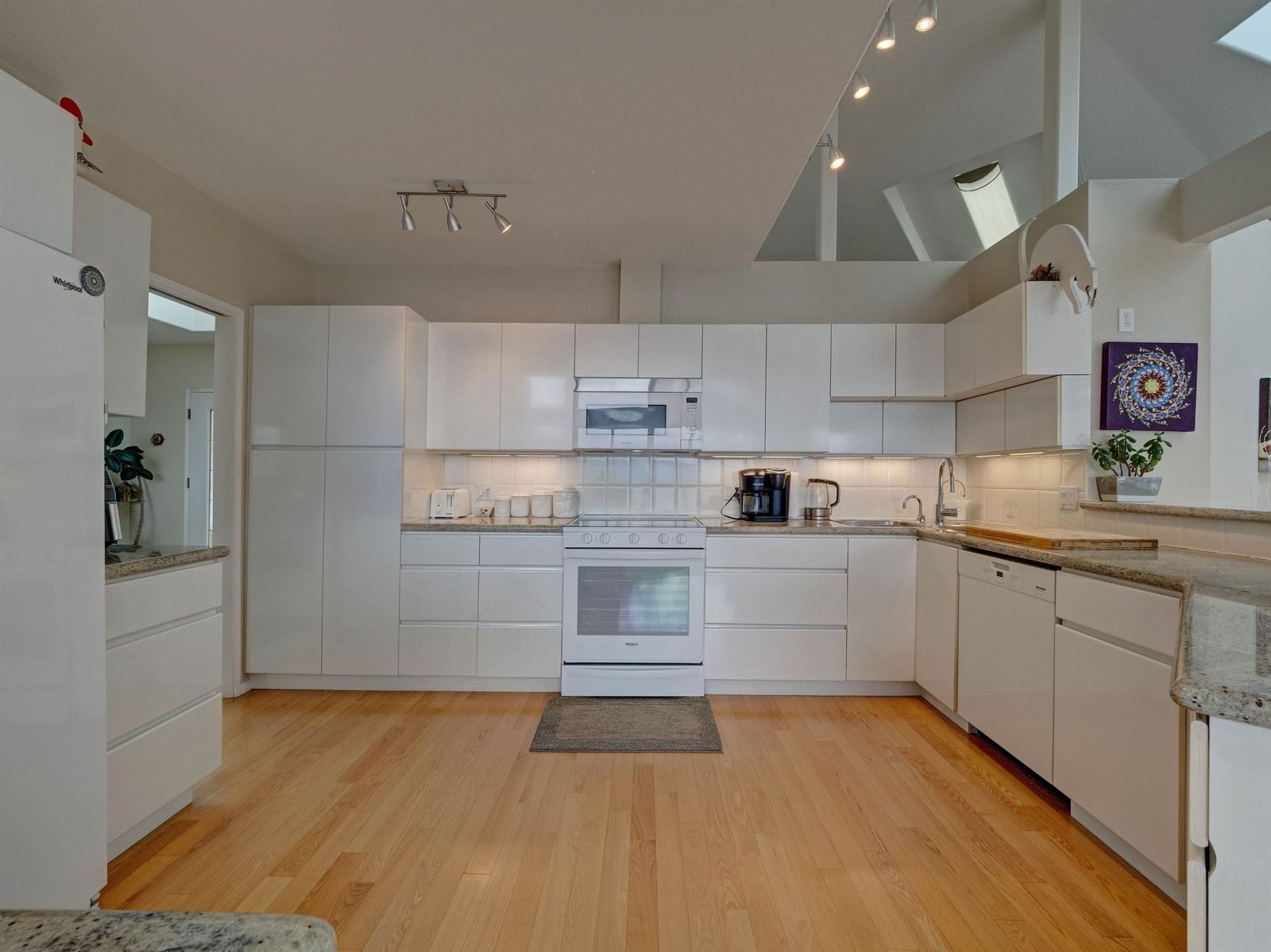 Listing Image 18