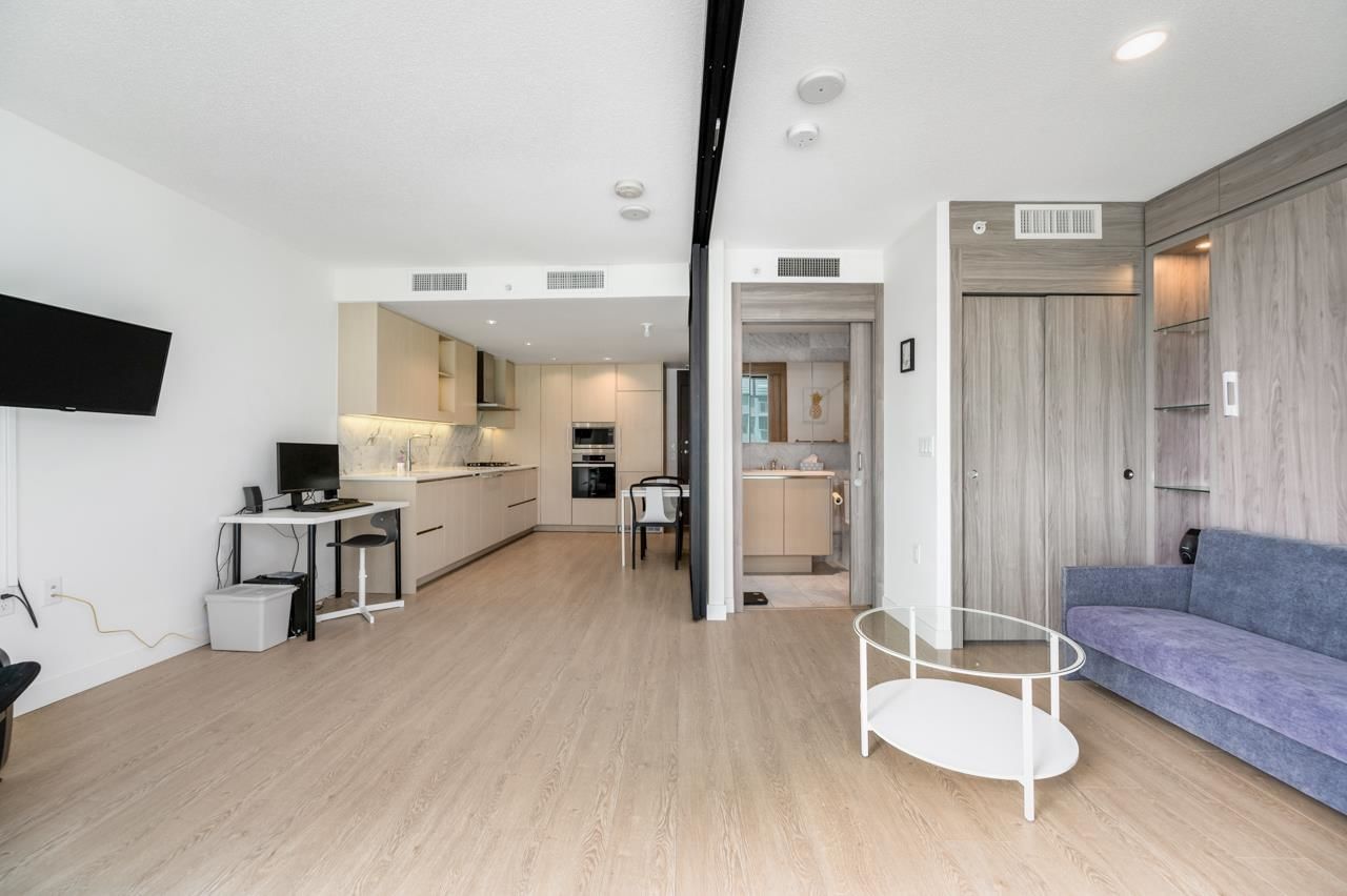 Listing Image 9