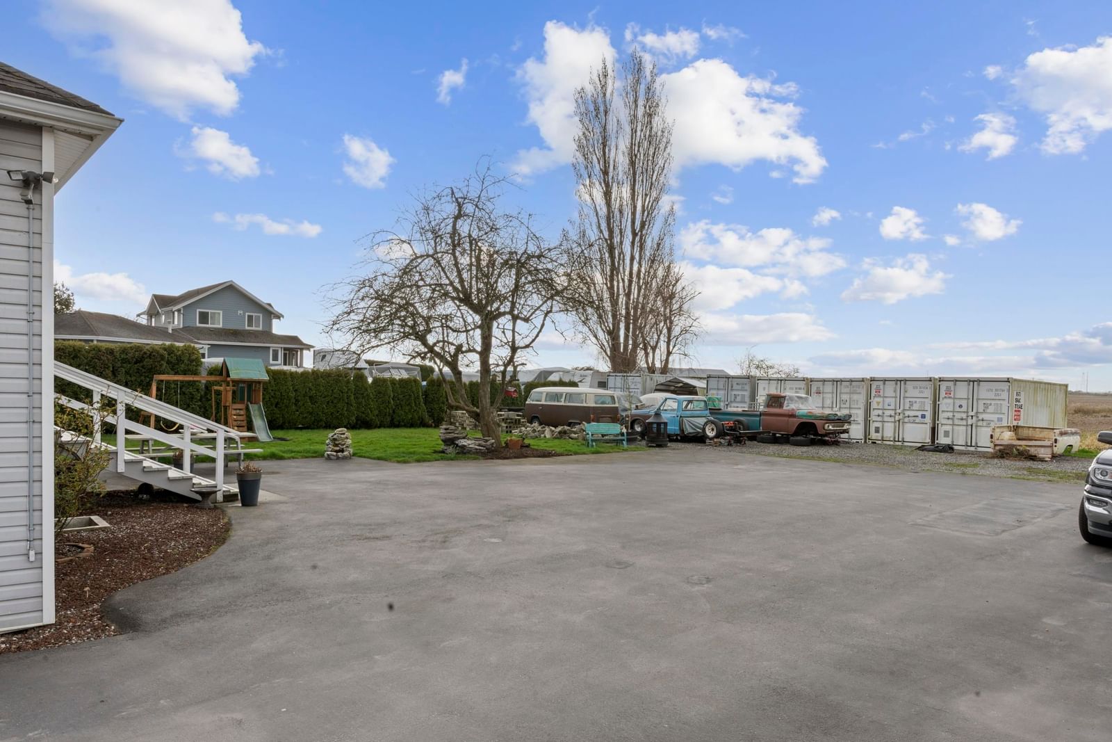 Listing Image 6