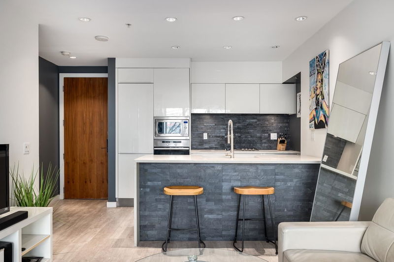 181 1st Avenue W #203, Vancouver, British Columbia