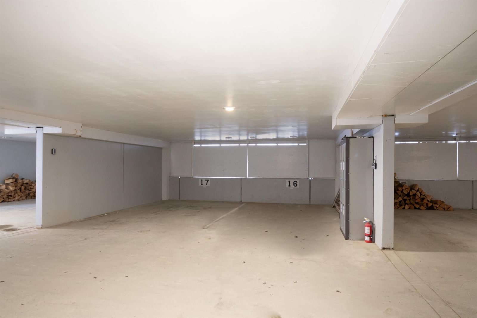Listing Image 20