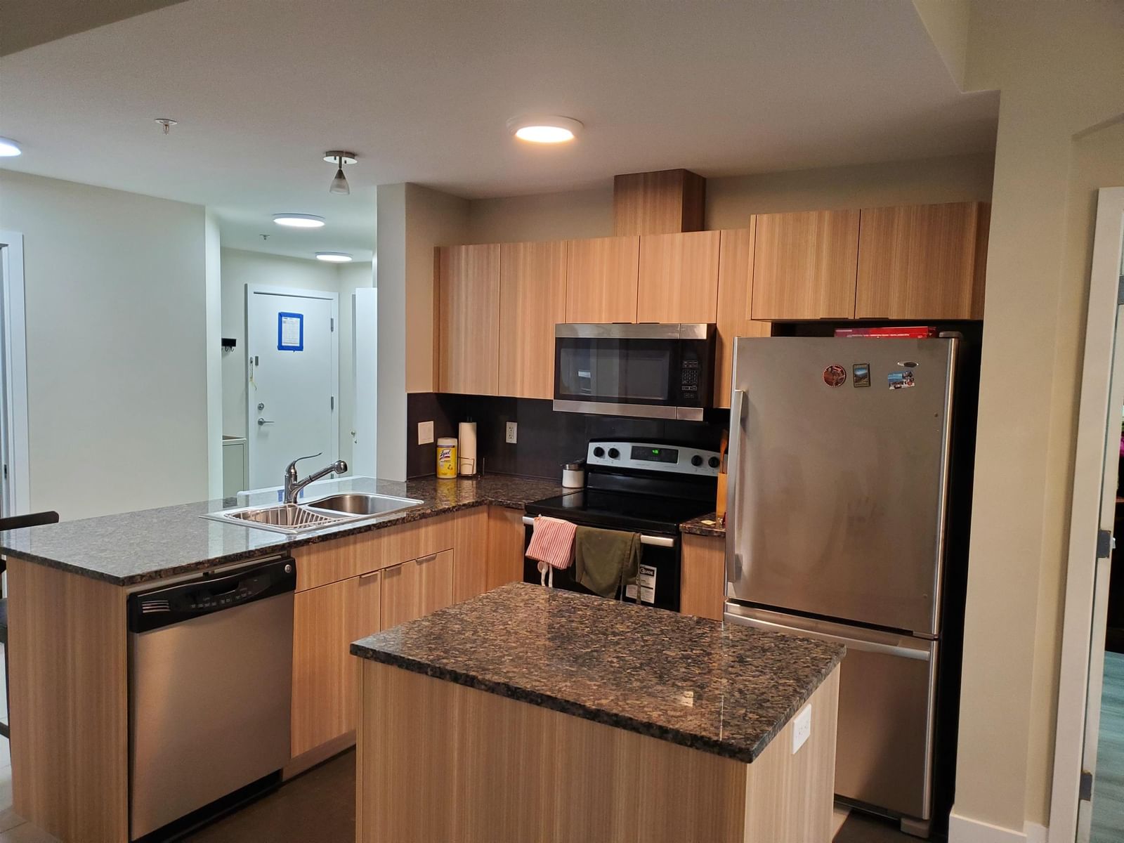 Listing Image 4
