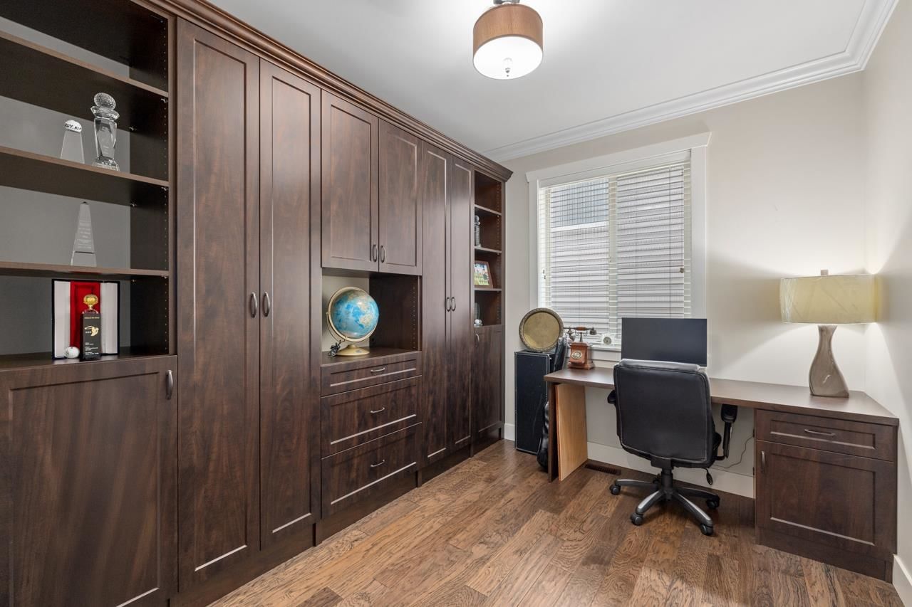 Listing Image 12
