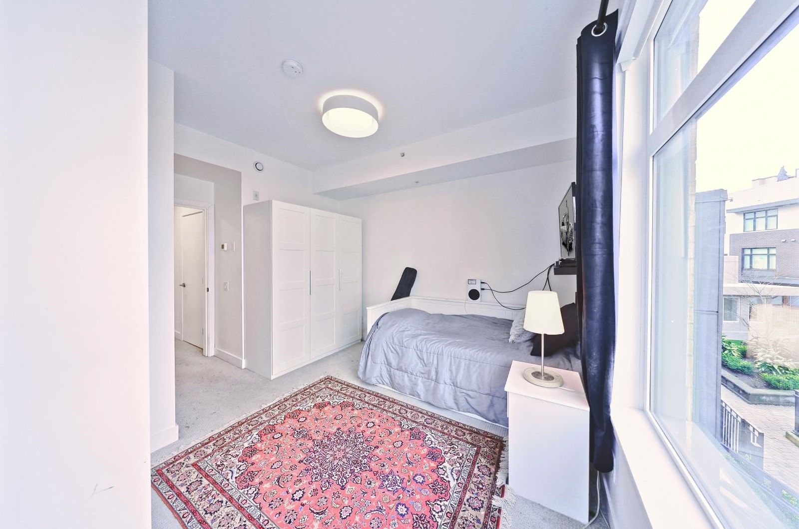 Listing Image 12