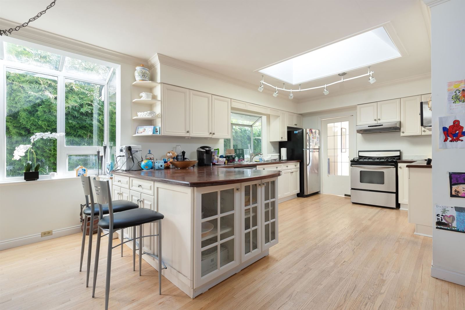 Listing Image 10