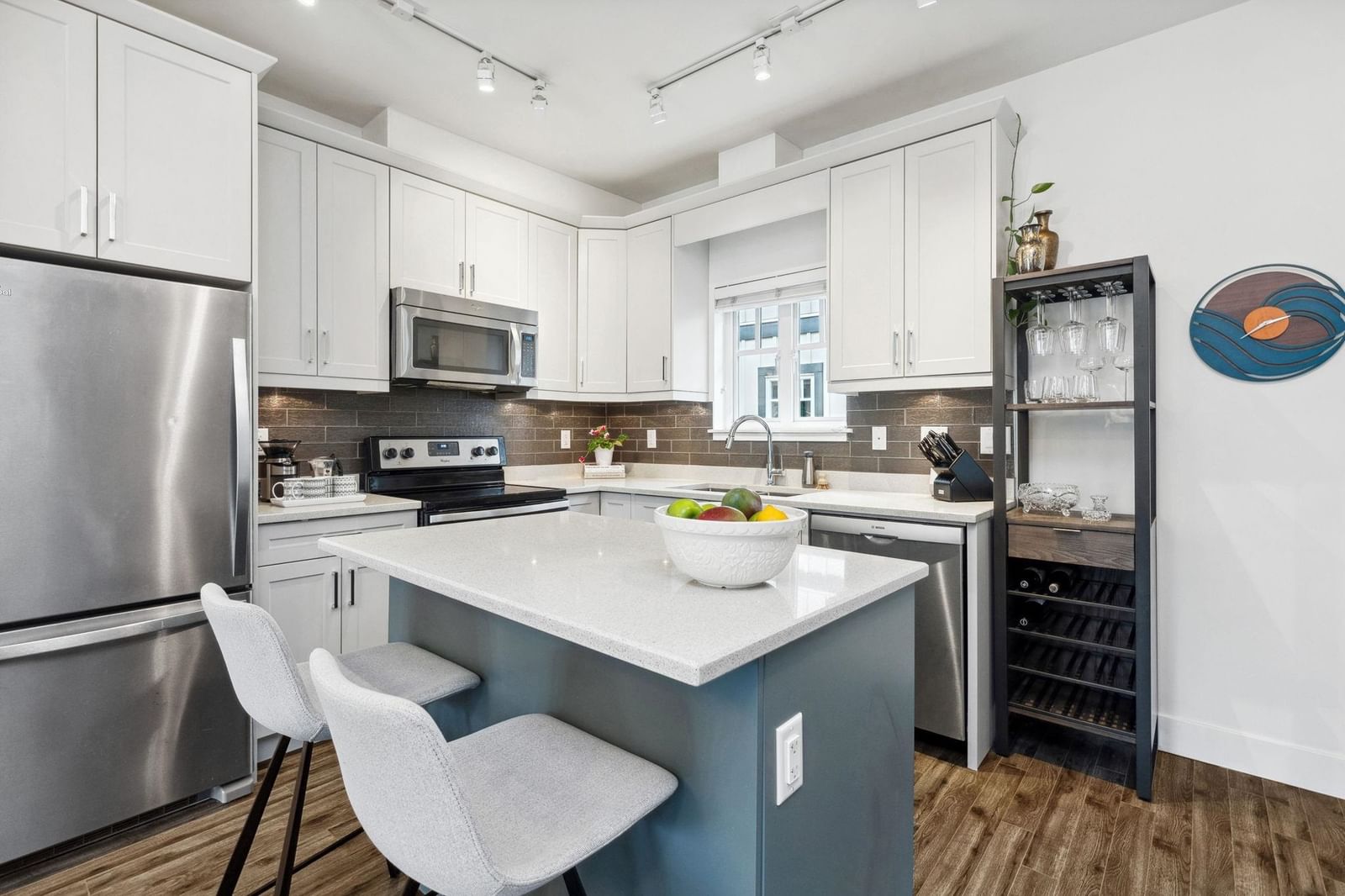 Listing Image 10
