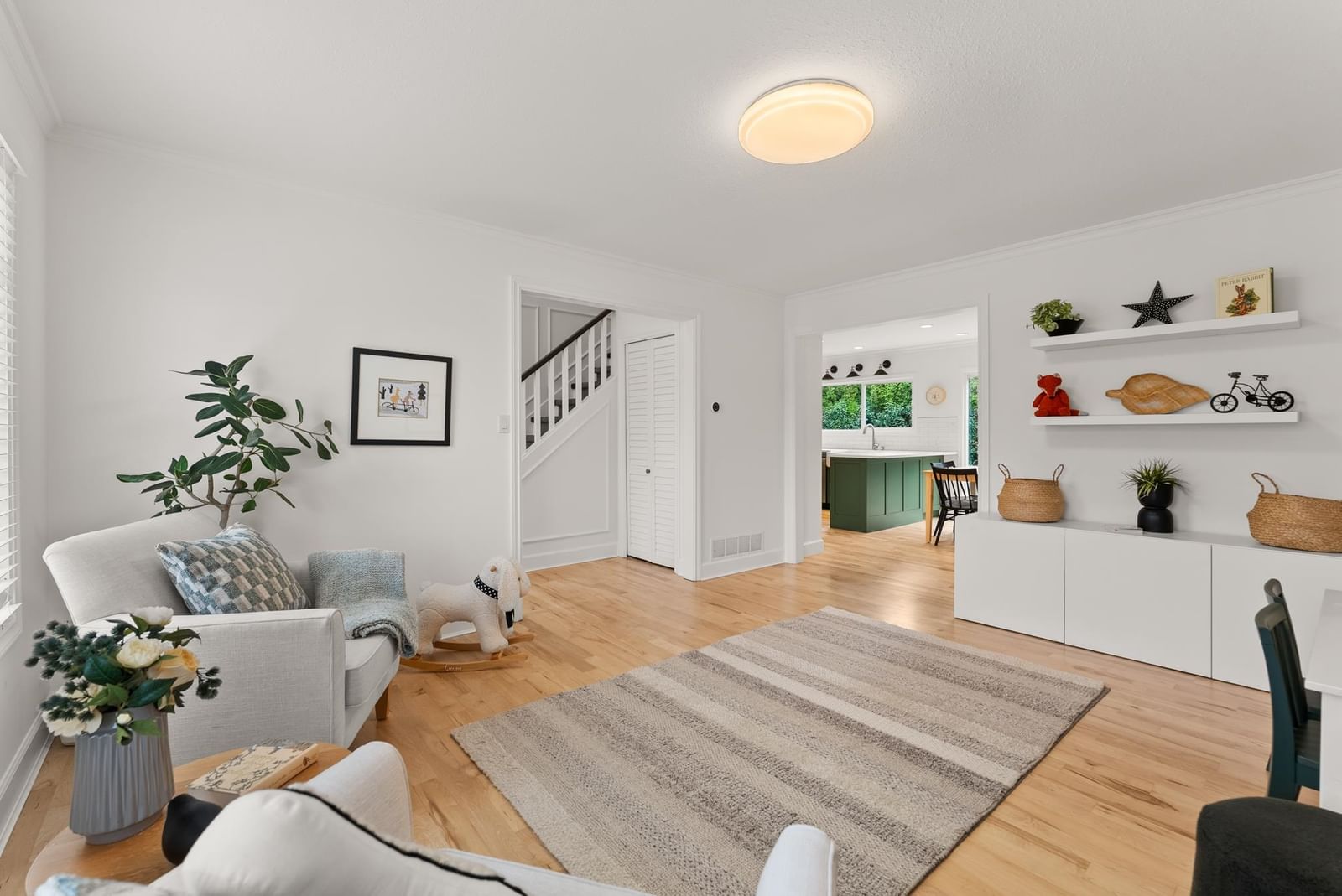 Listing Image 11