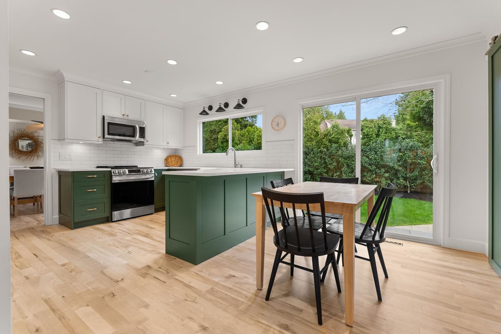 Listing Image 15