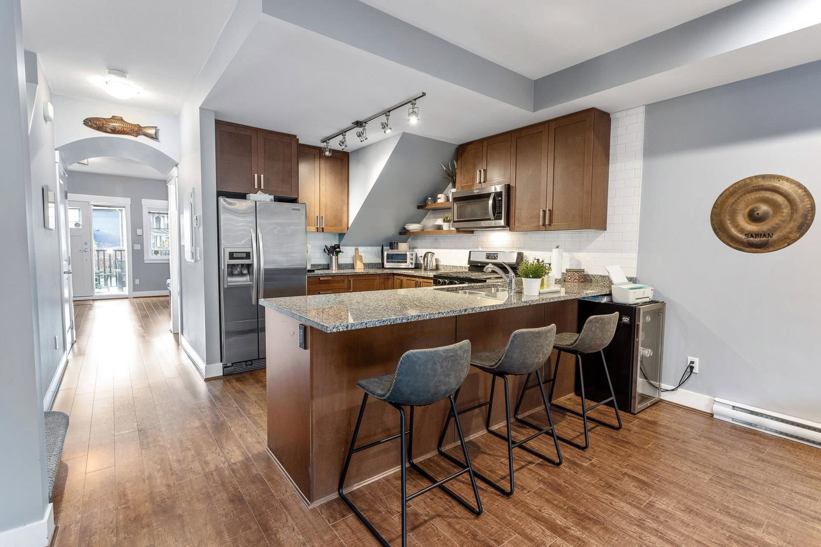 Listing Image 11
