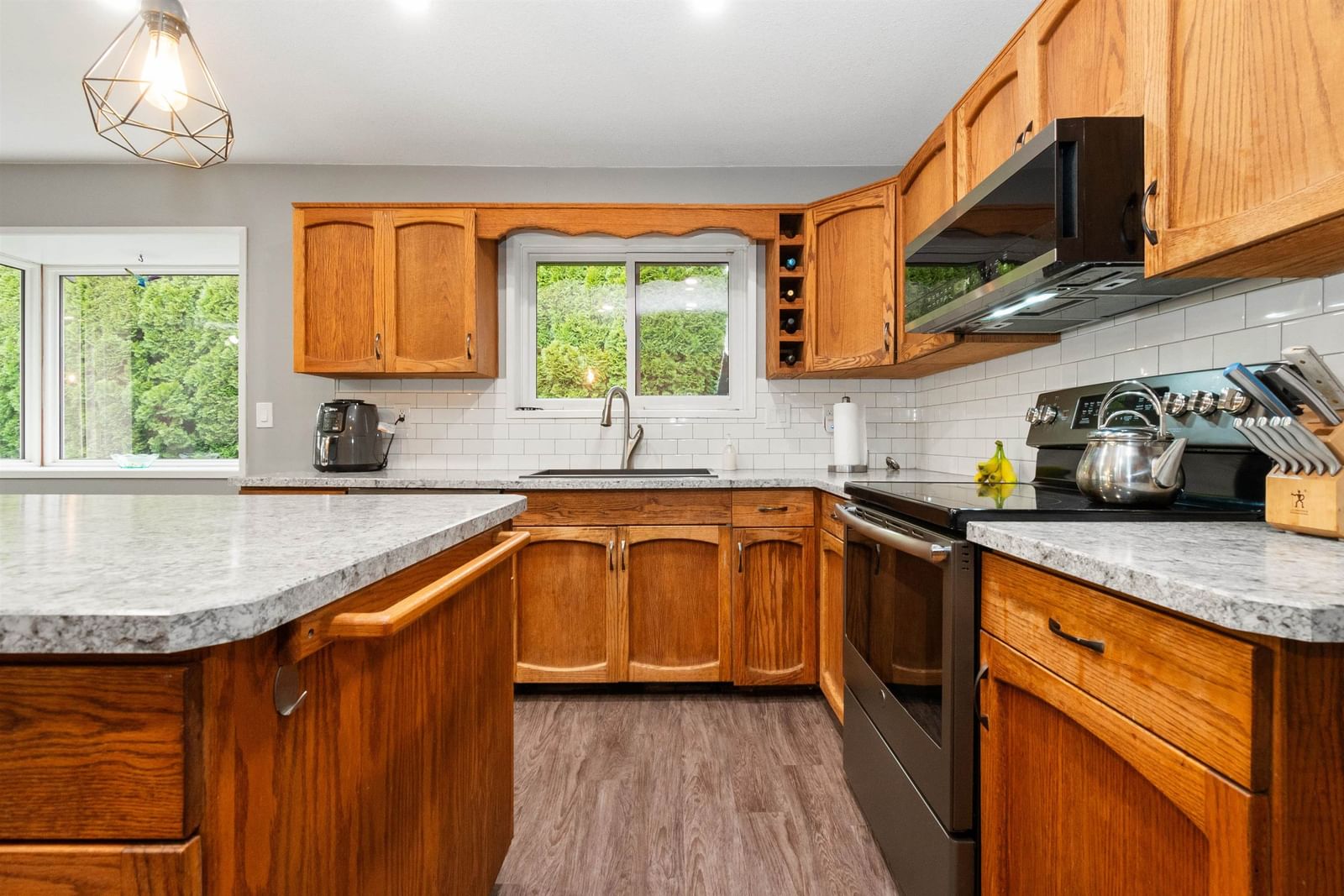 Listing Image 9