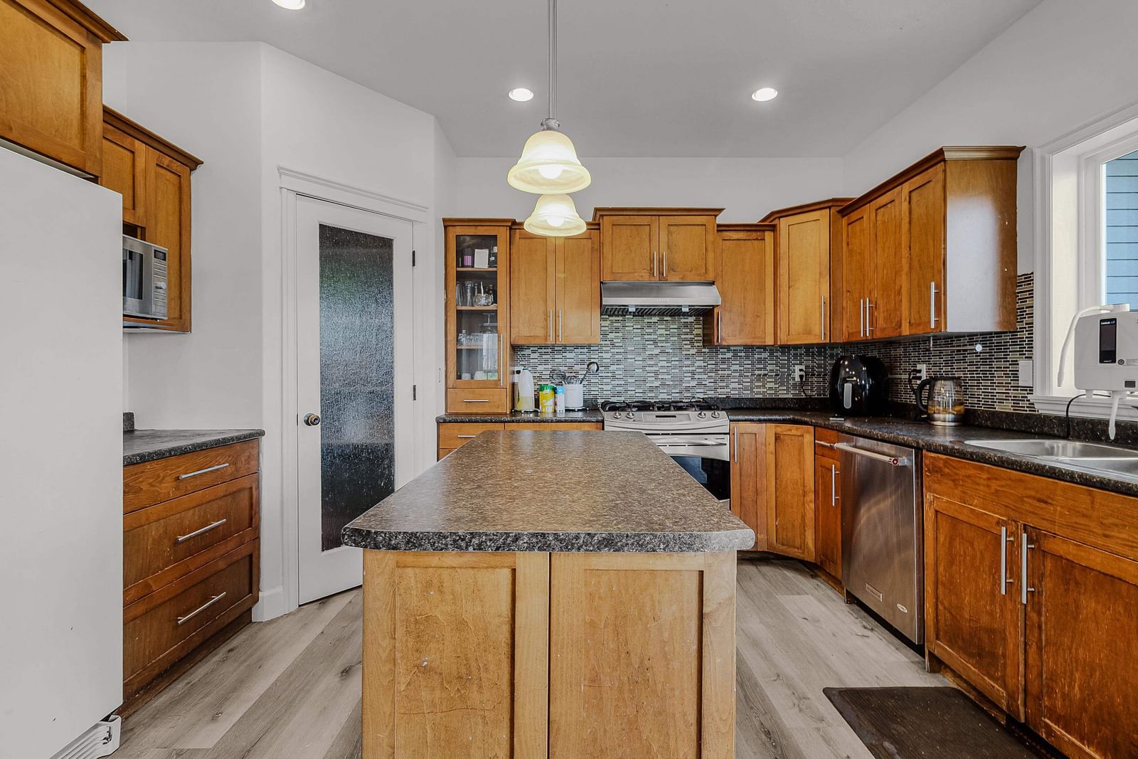 Listing Image 10