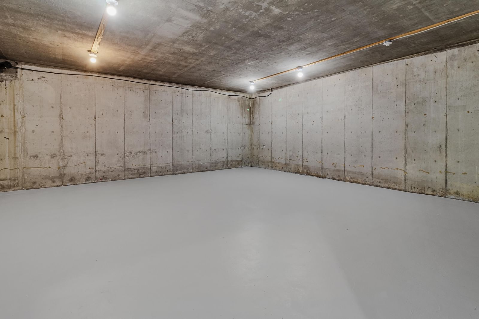 Listing Image 24