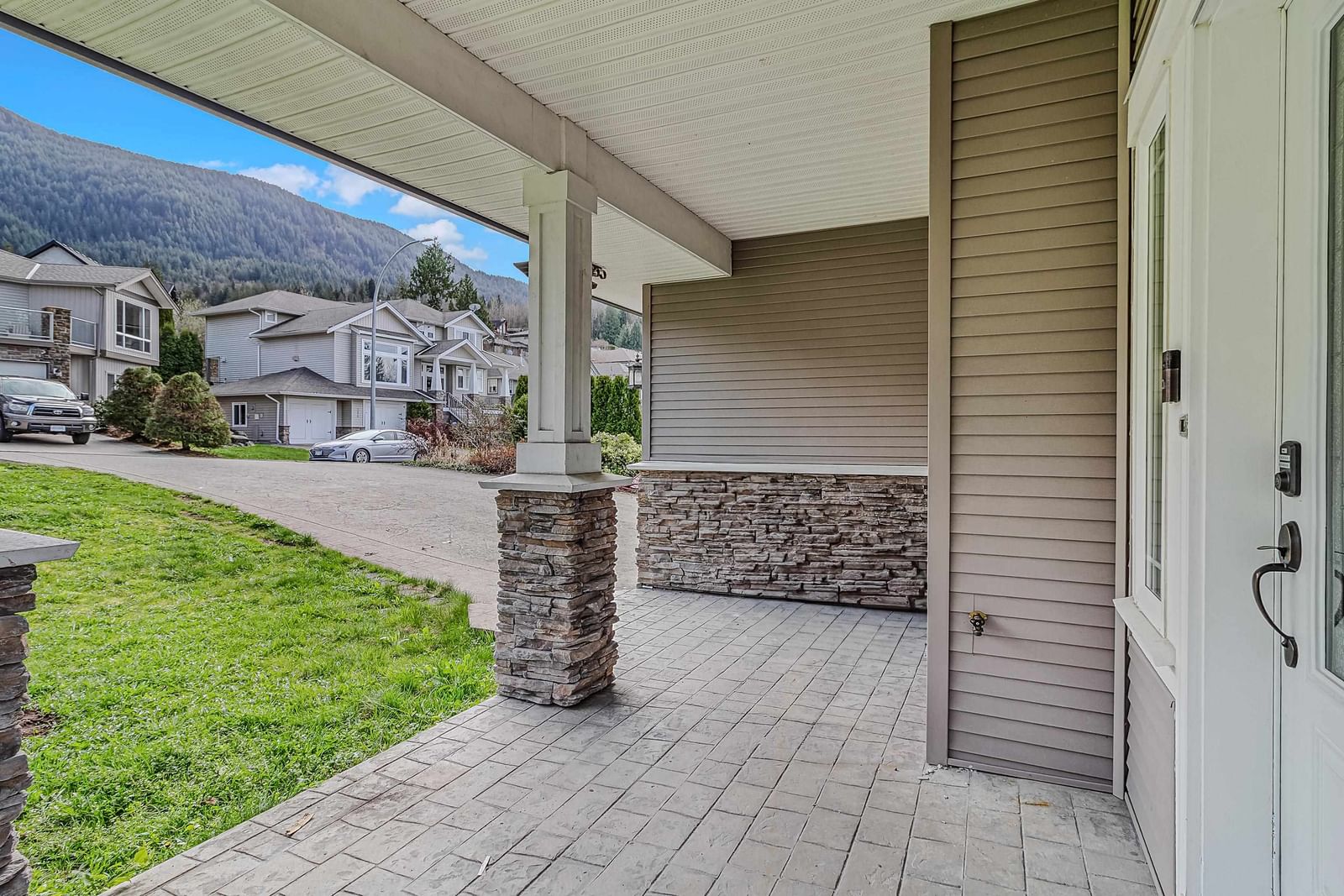 Listing Image 3