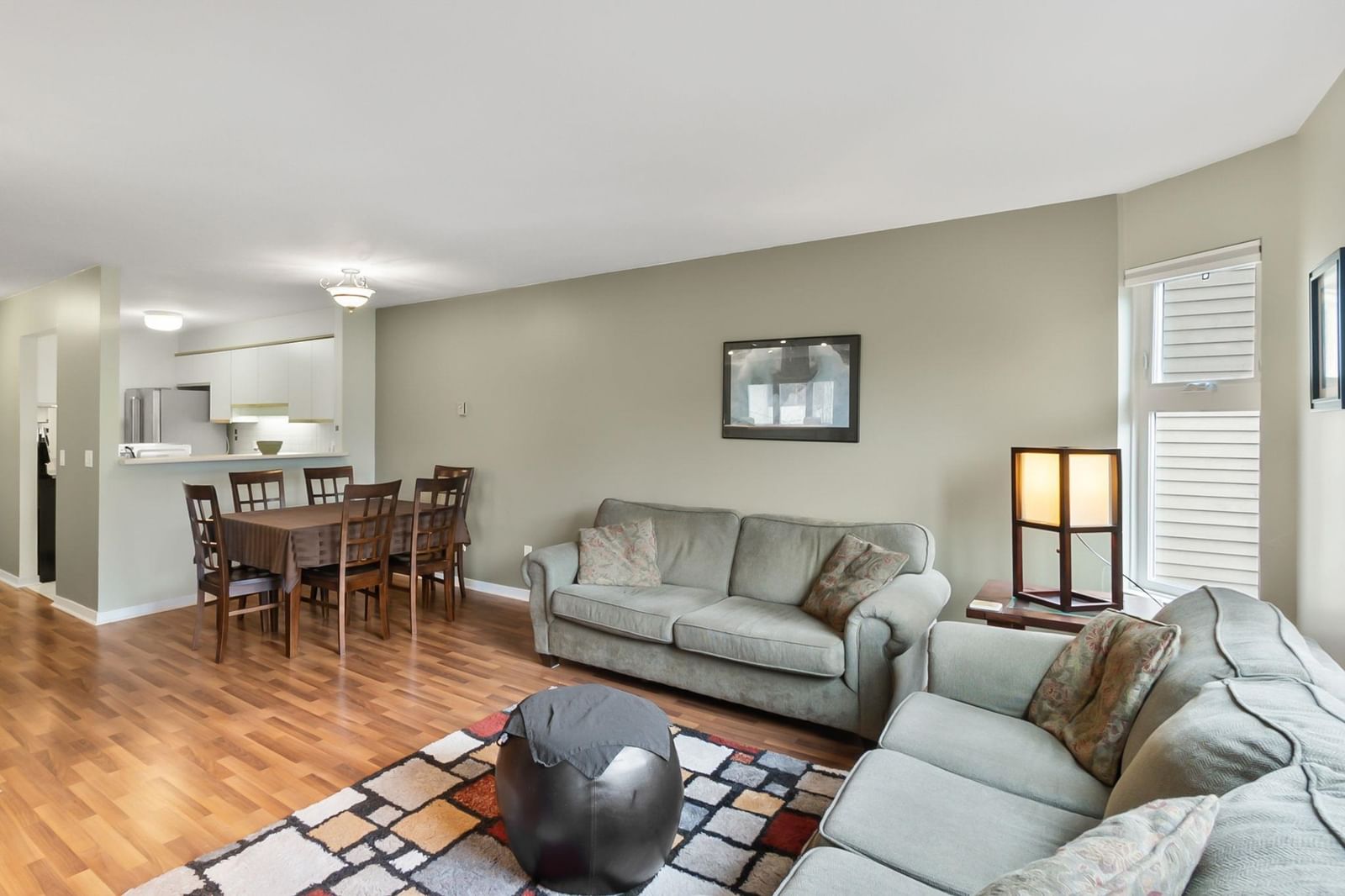 Listing Image 6
