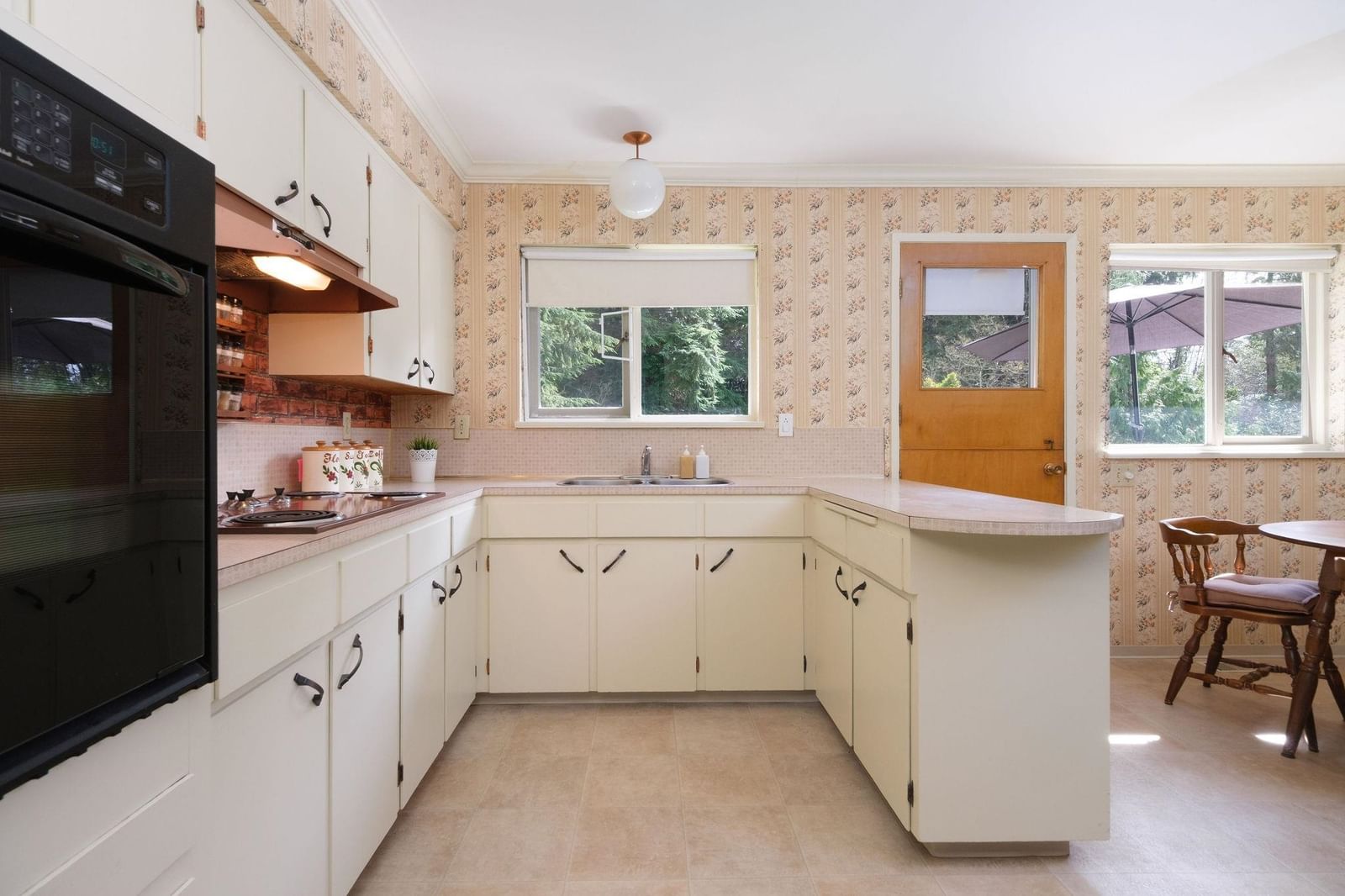 Listing Image 12