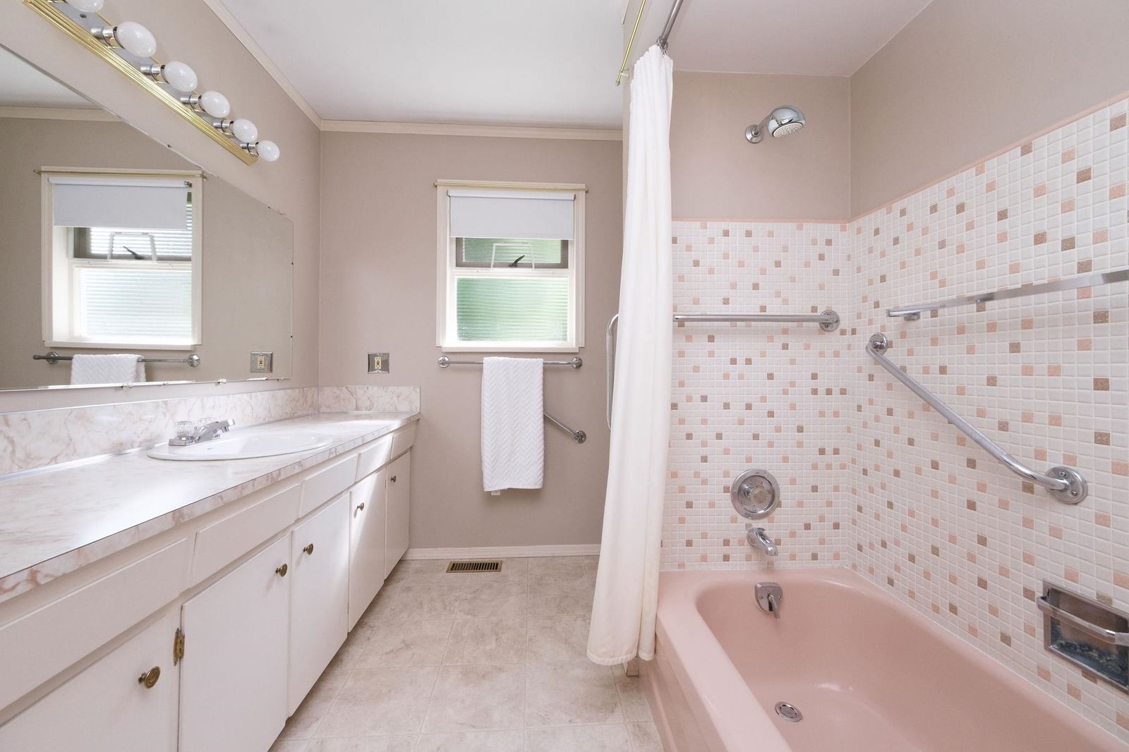 Listing Image 17