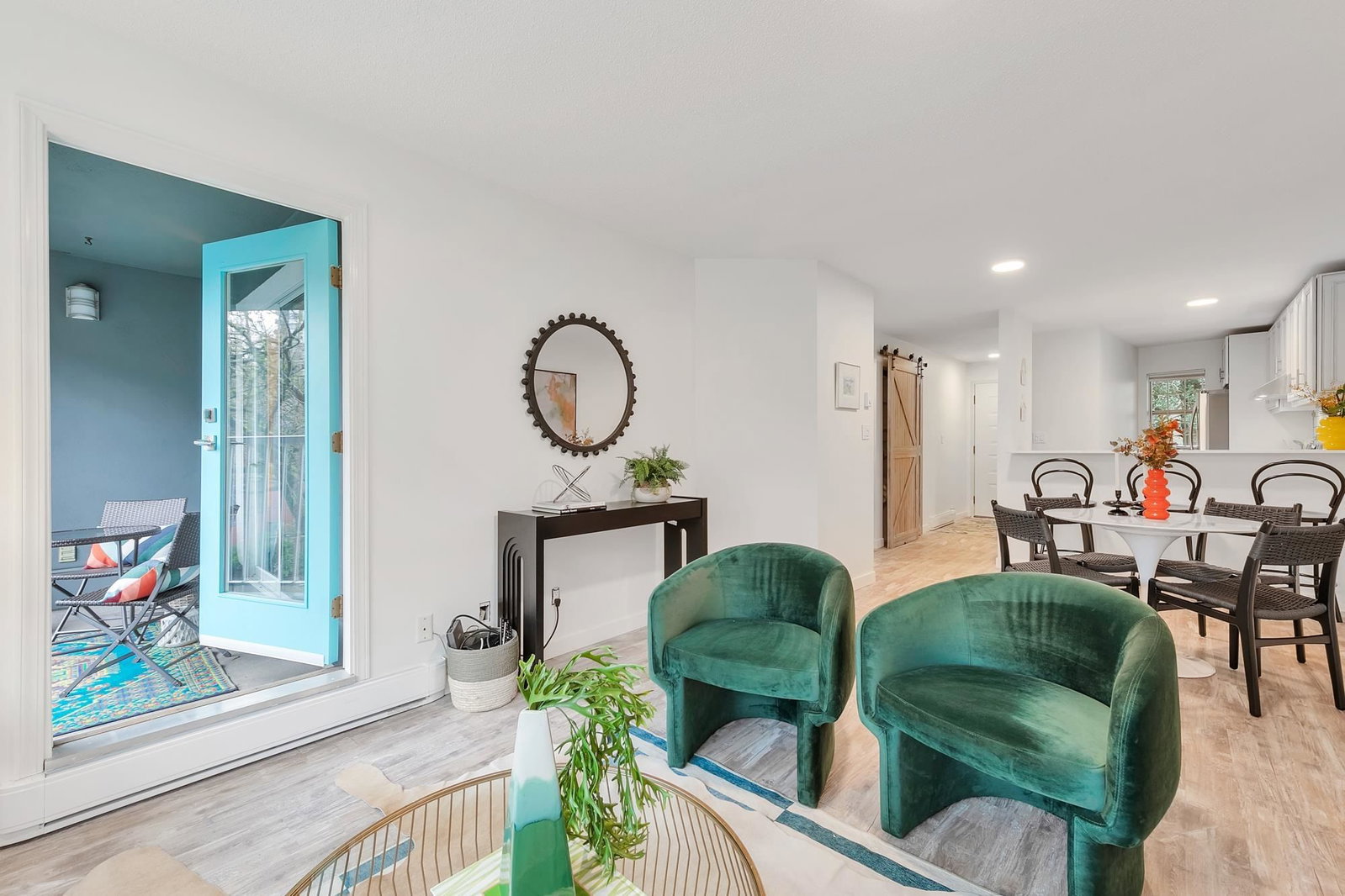 Listing Image 15