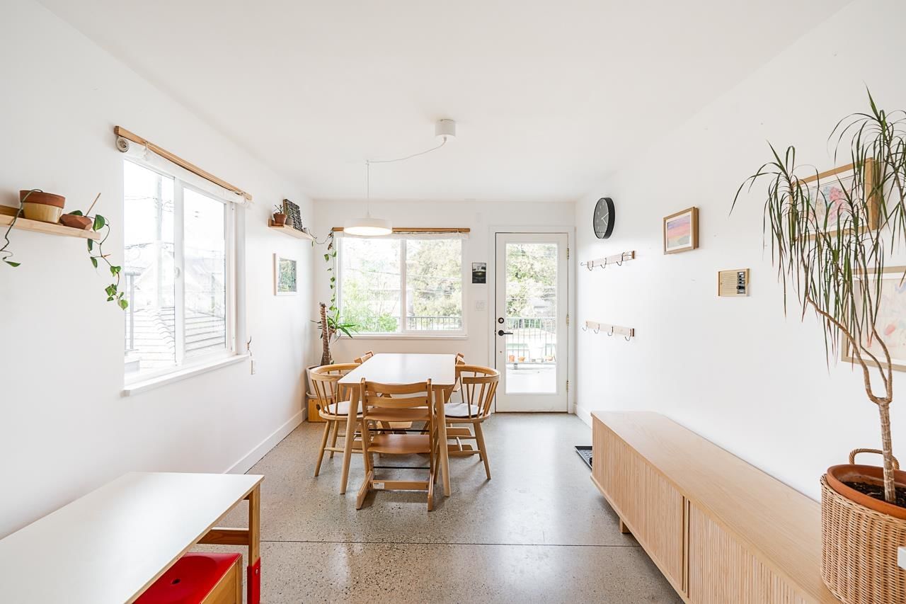 Listing Image 11