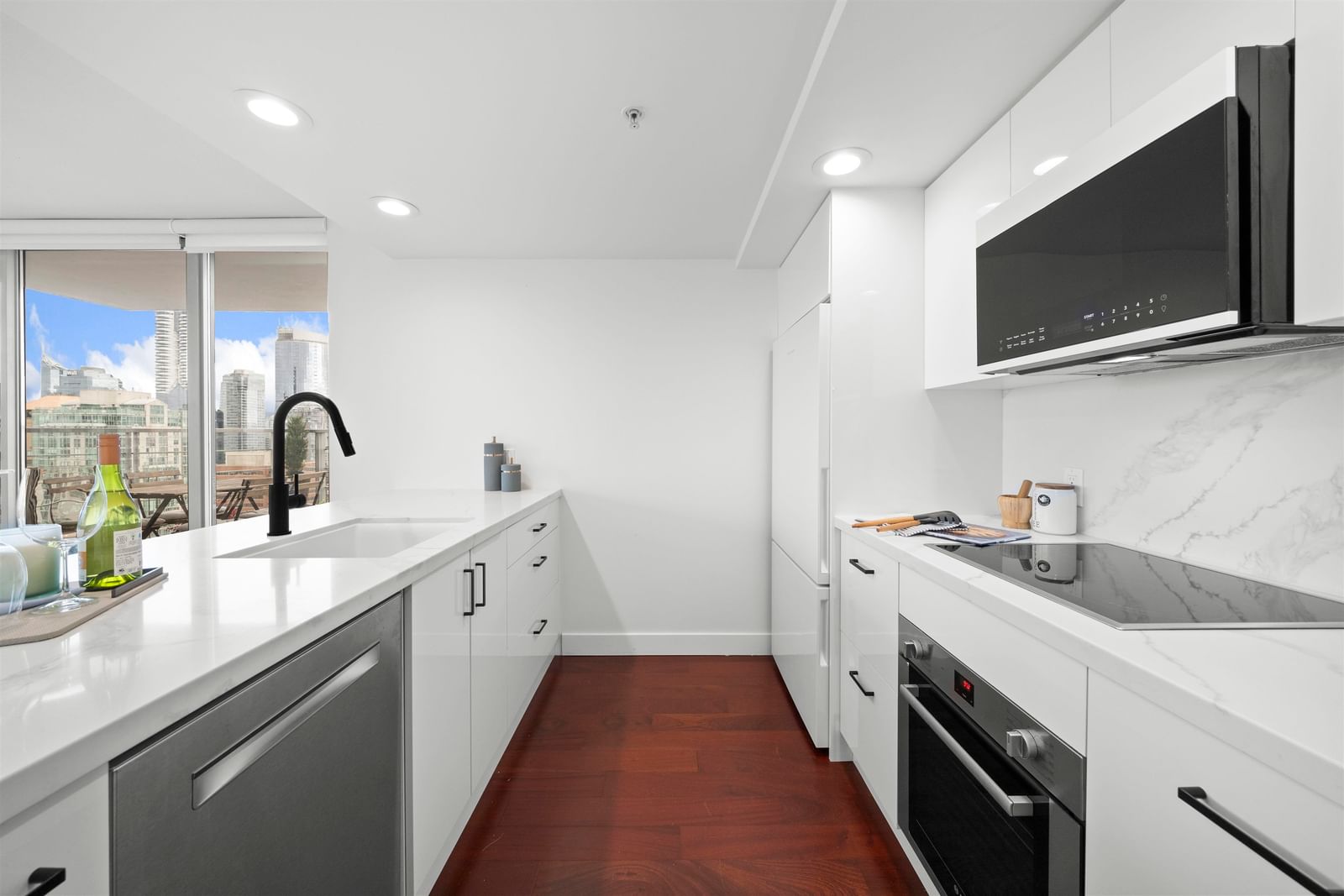 Listing Image 12