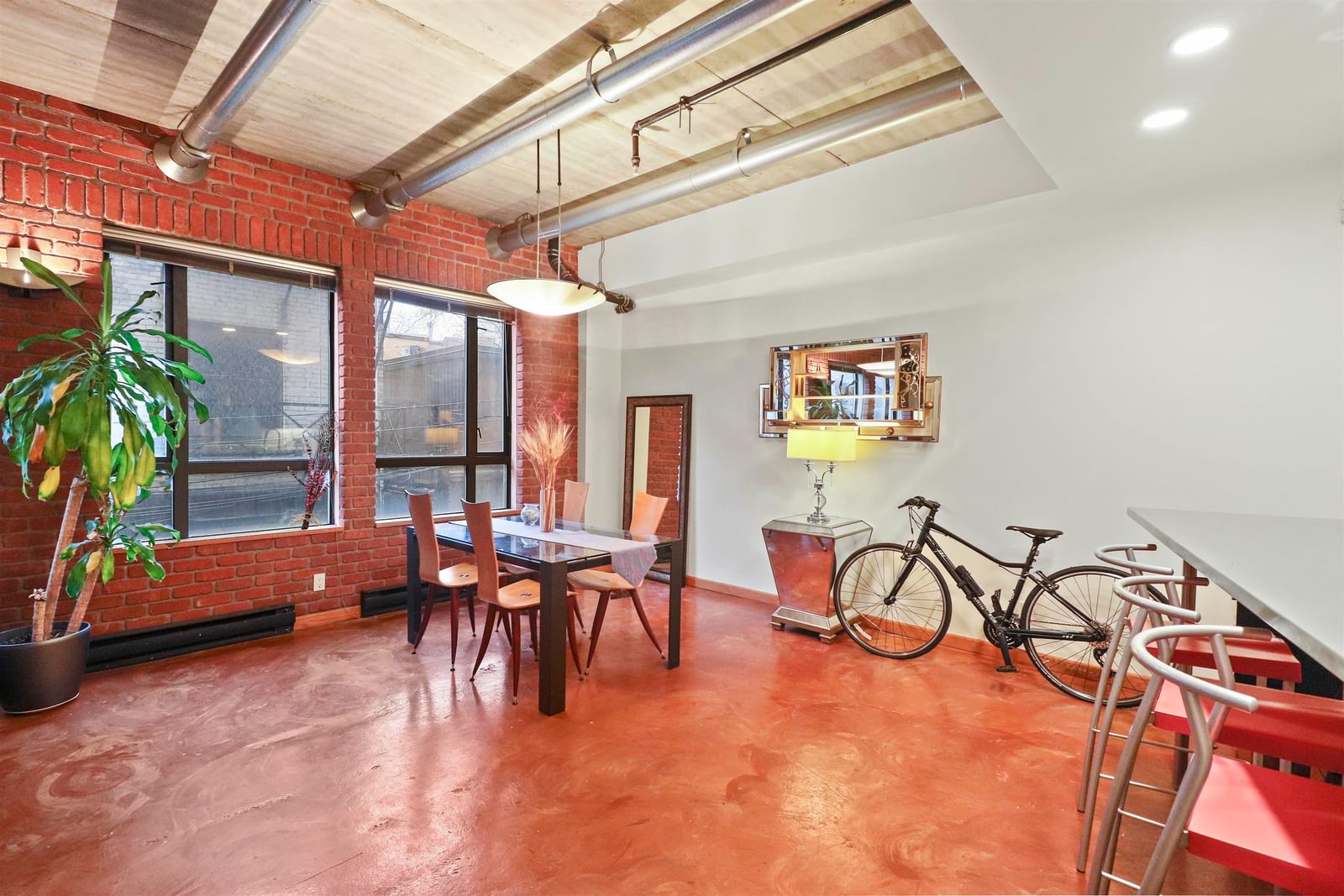 Listing Image 19