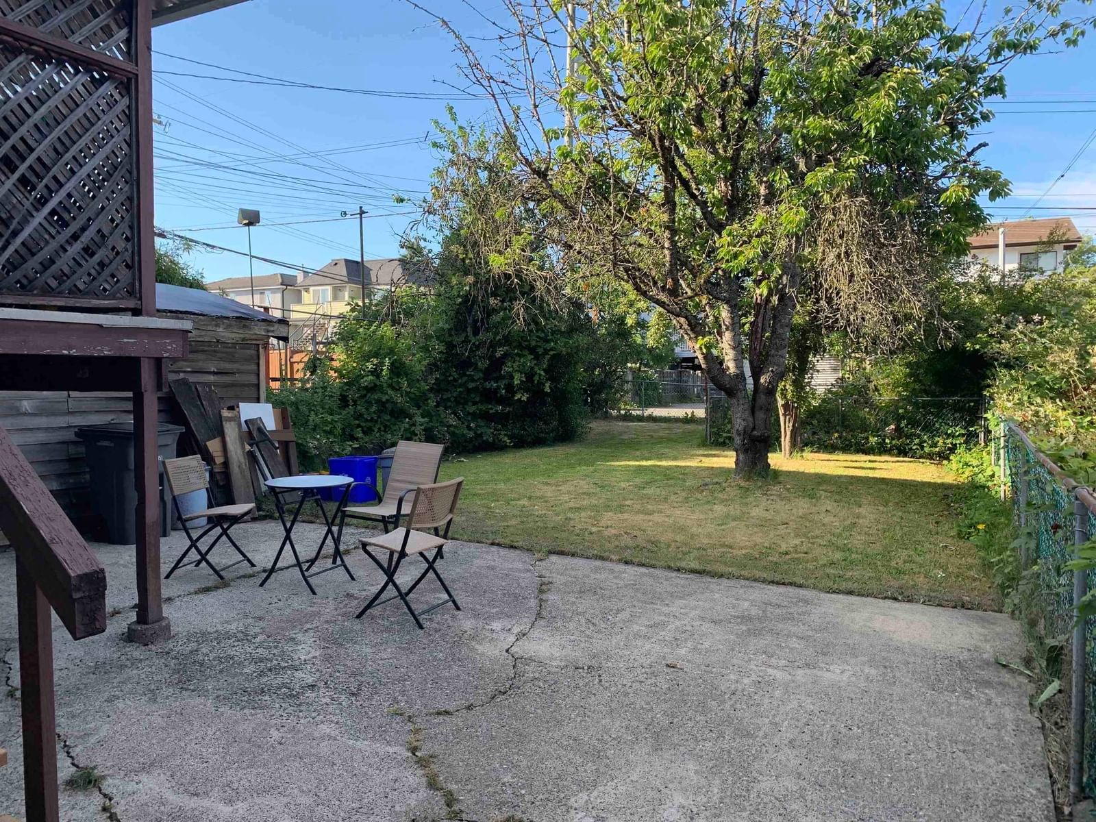 Listing Image 4