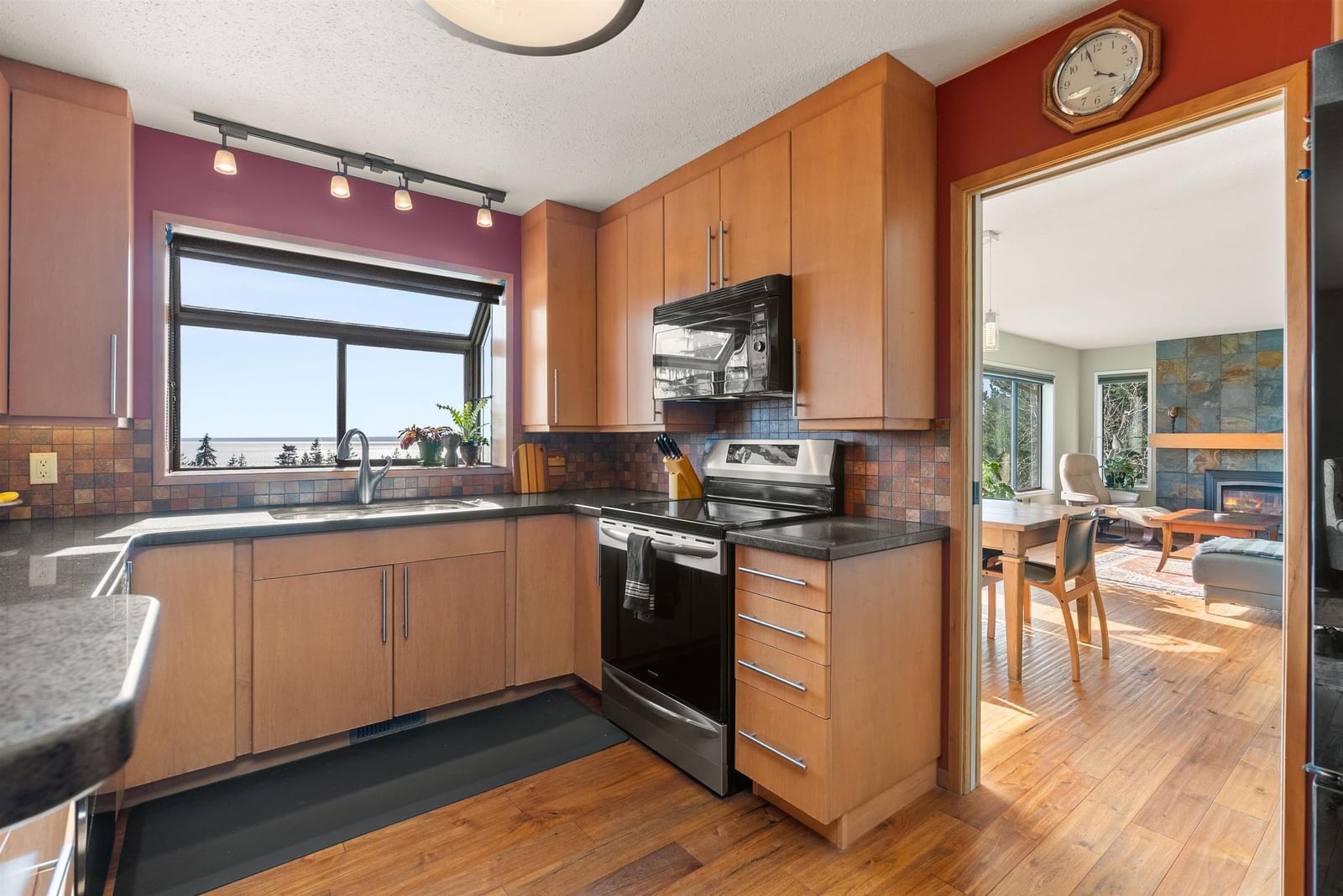 Listing Image 15