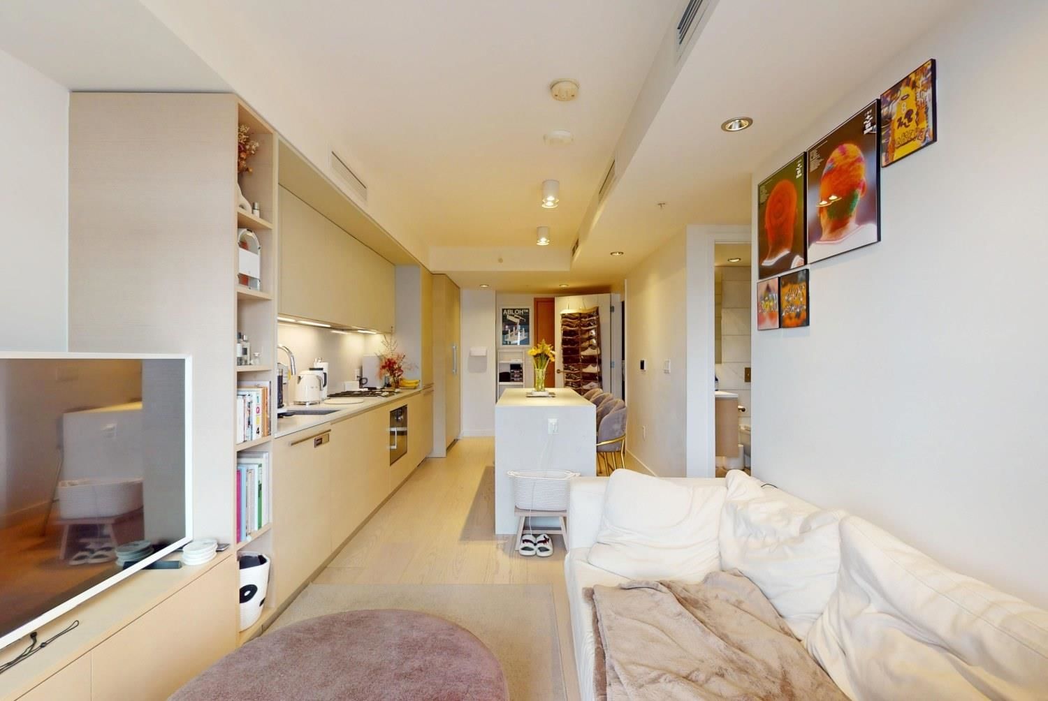 Listing Image 6