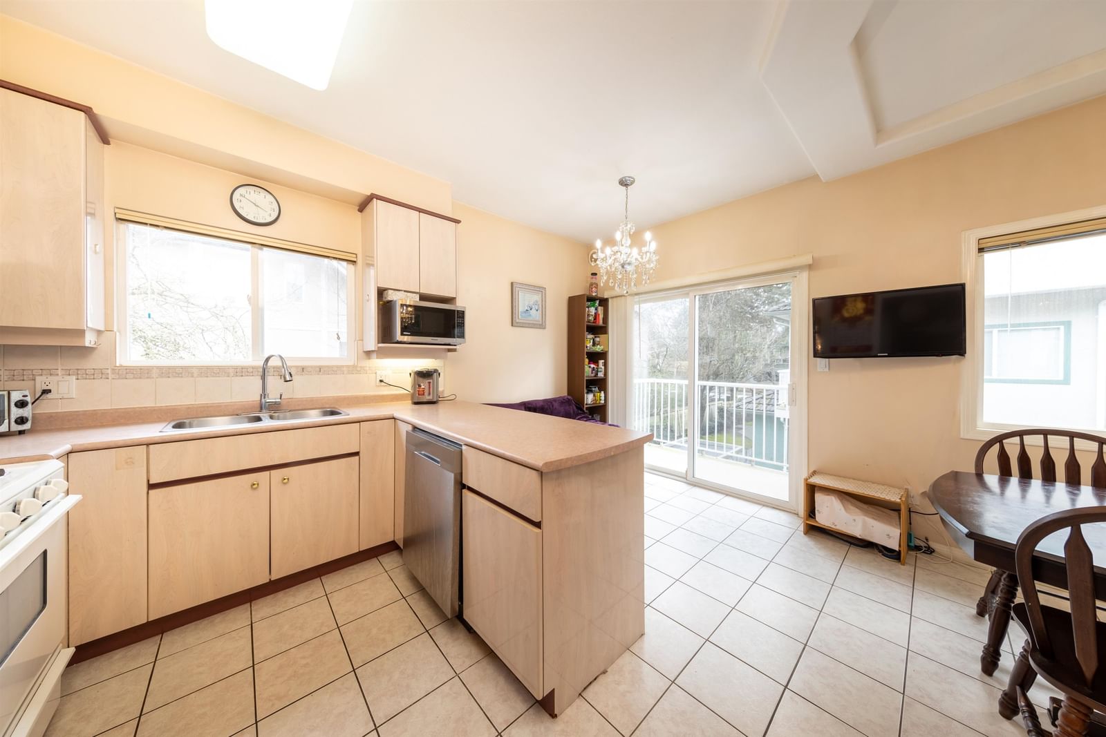 Listing Image 19