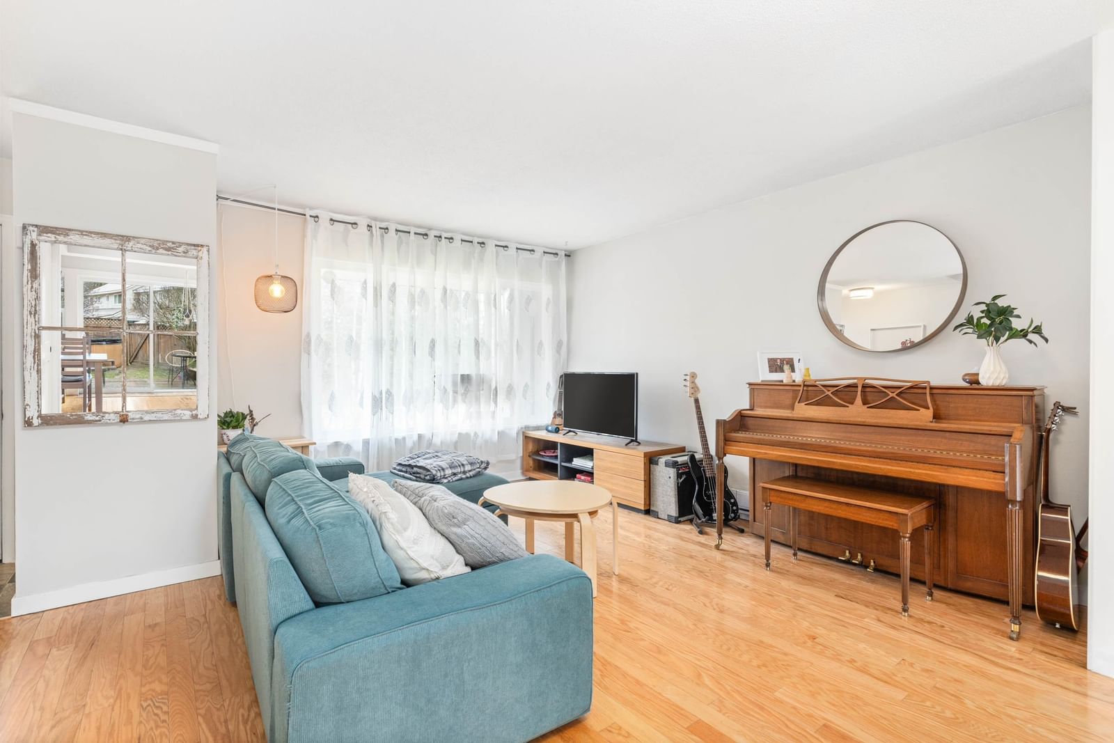 Listing Image 3