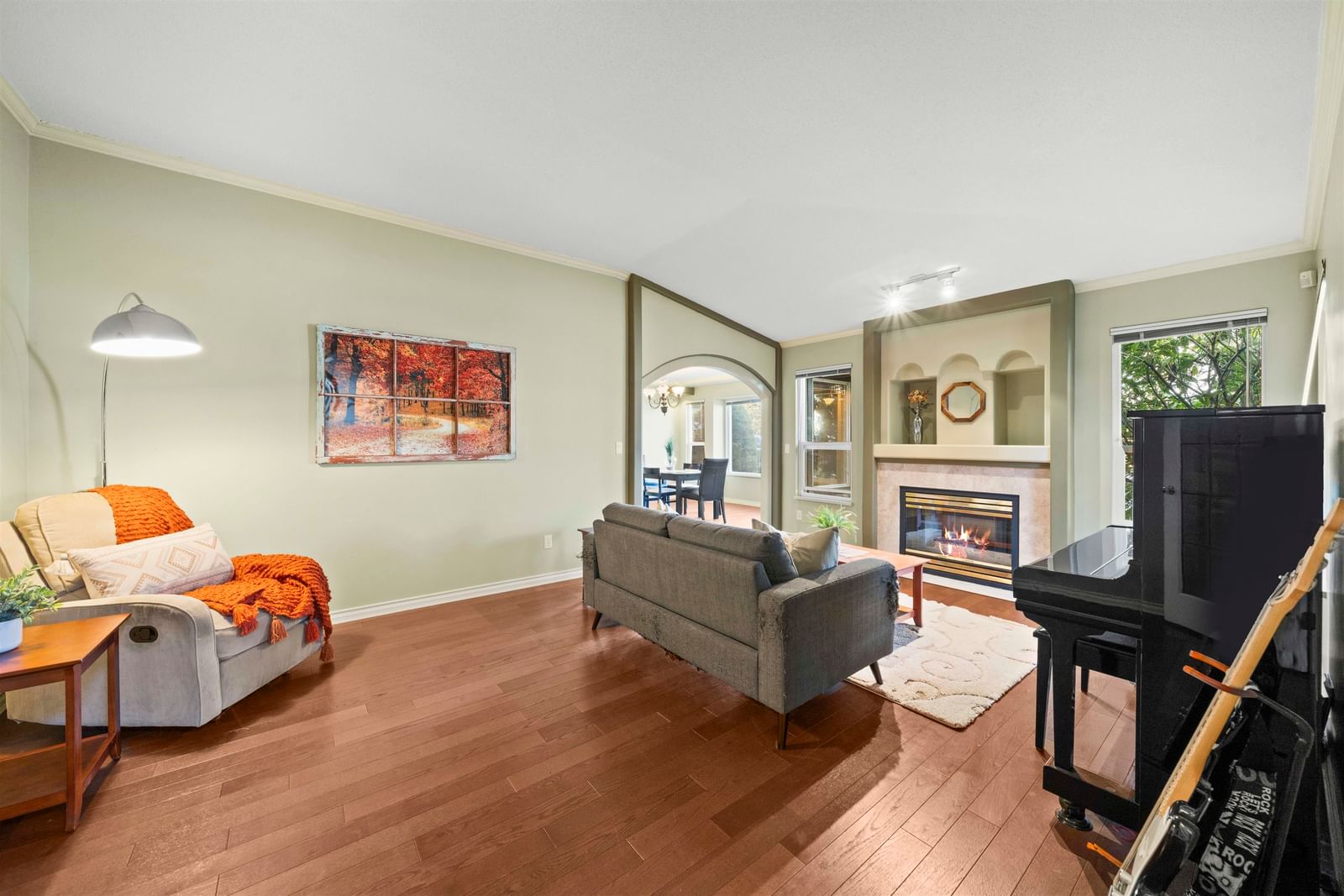 Listing Image 5