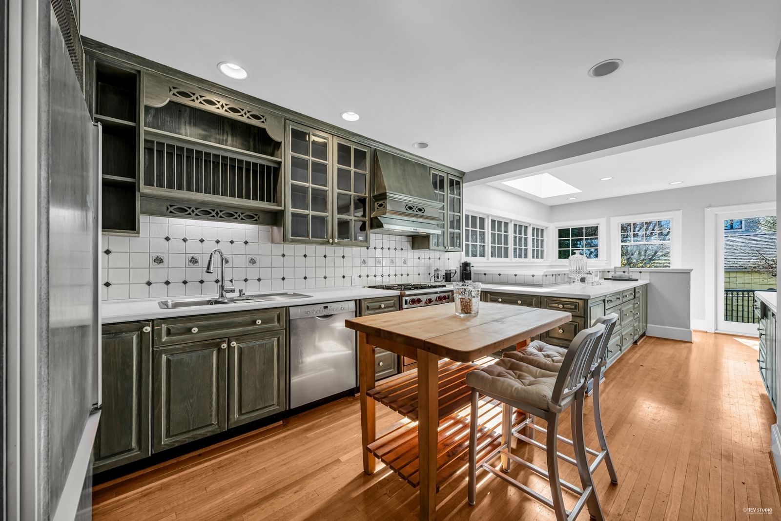 Listing Image 11