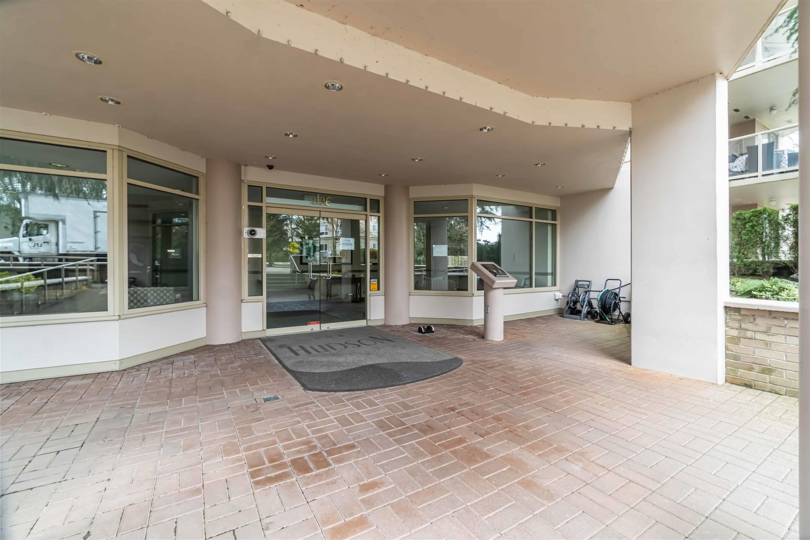 Listing Image 27