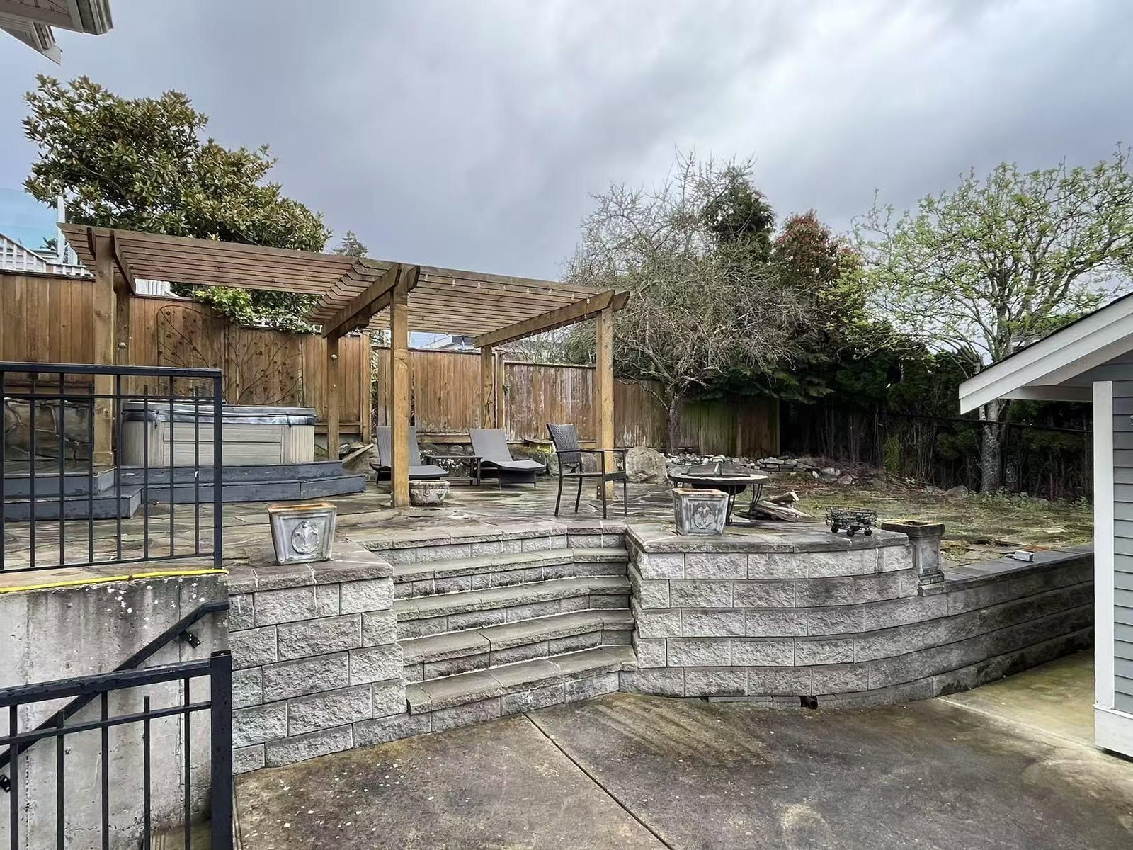 Listing Image 10
