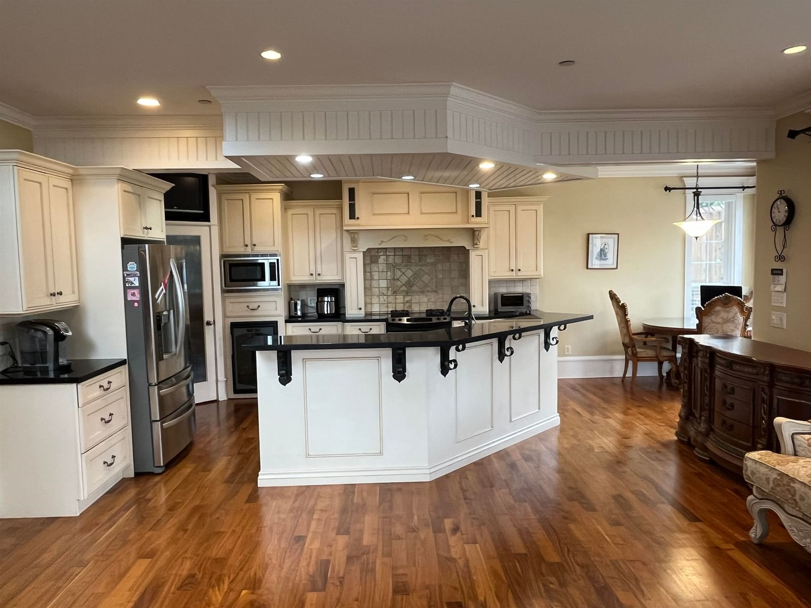 Listing Image 19