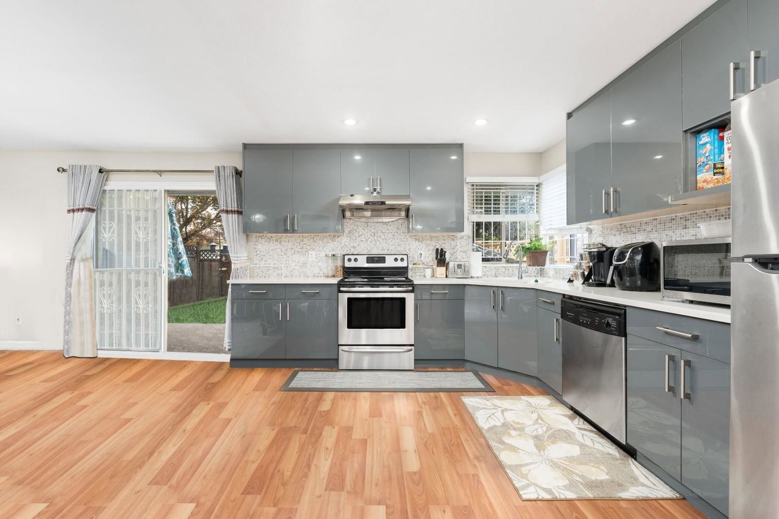 Listing Image 15