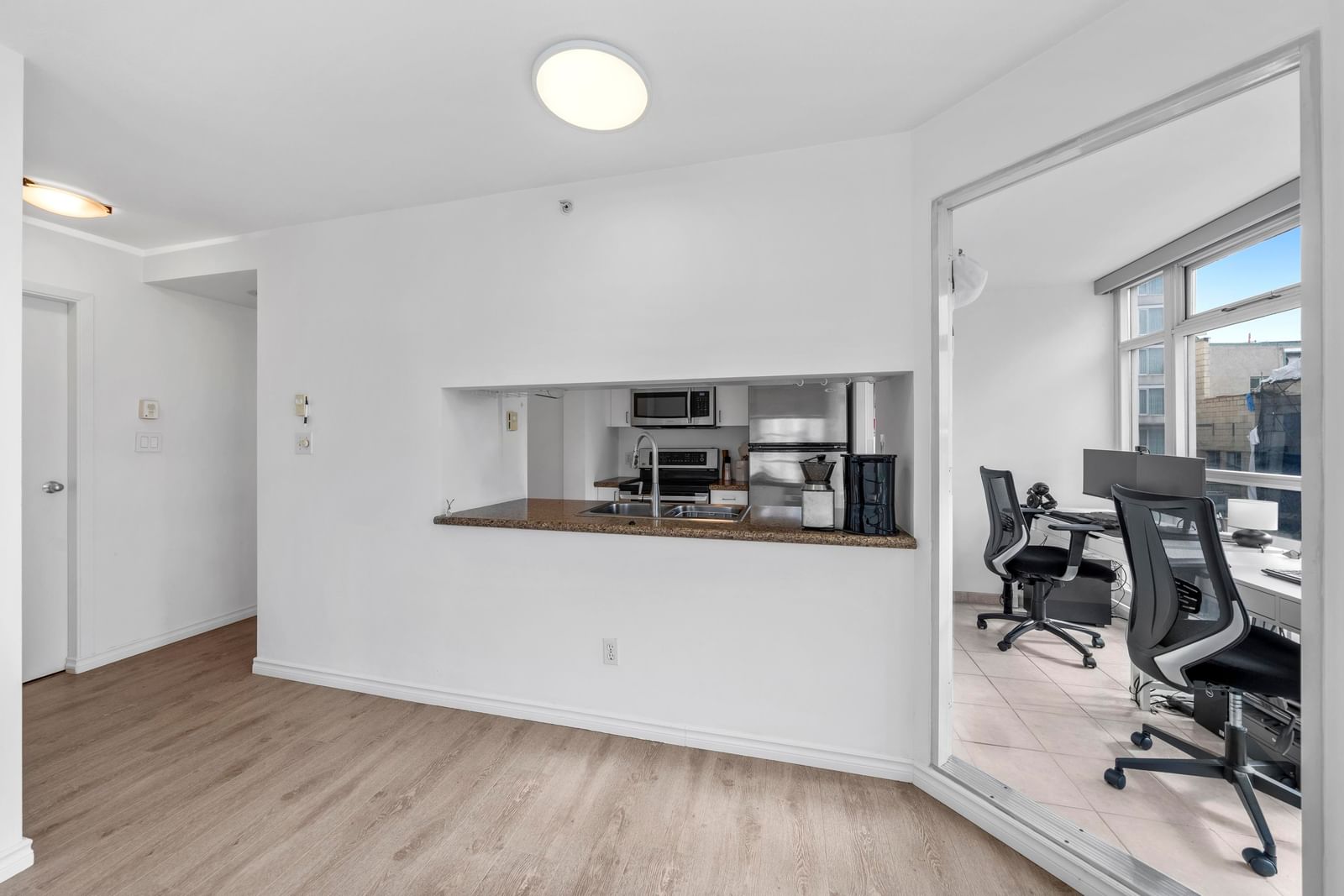 Listing Image 18