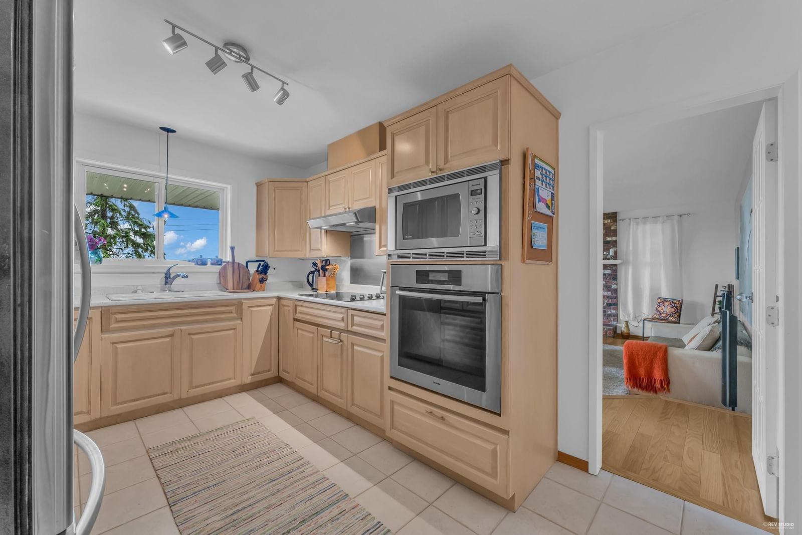 Listing Image 17