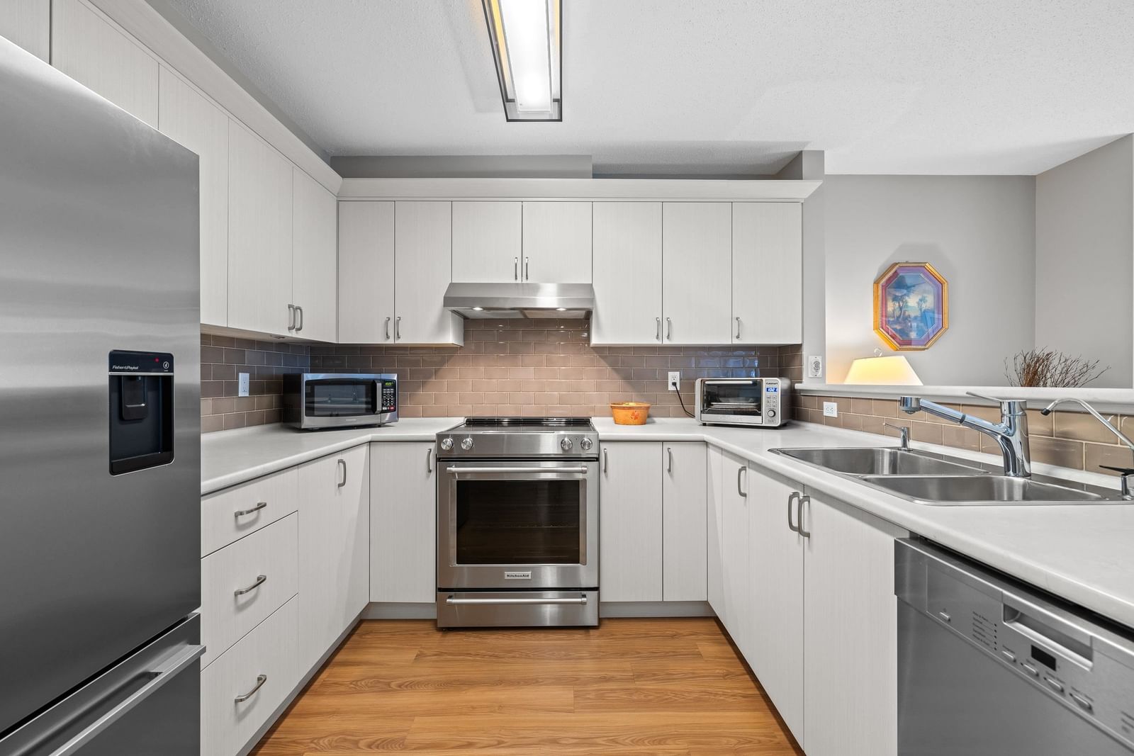 Listing Image 5