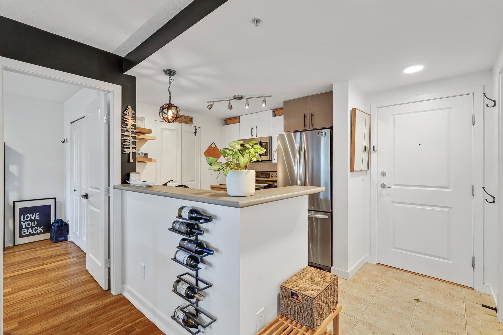 Listing Image 15