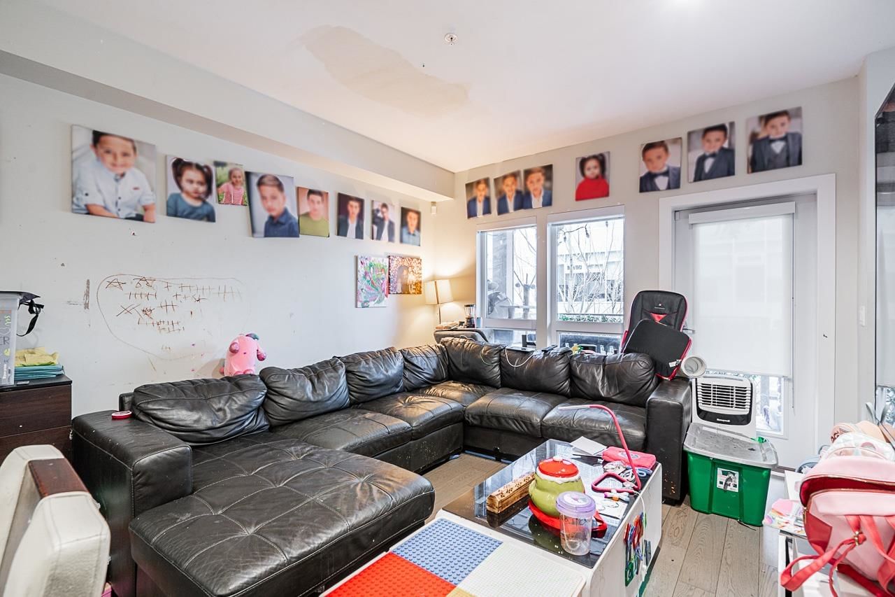 Listing Image 6
