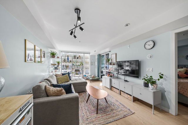 403 - 95 Moody Street
