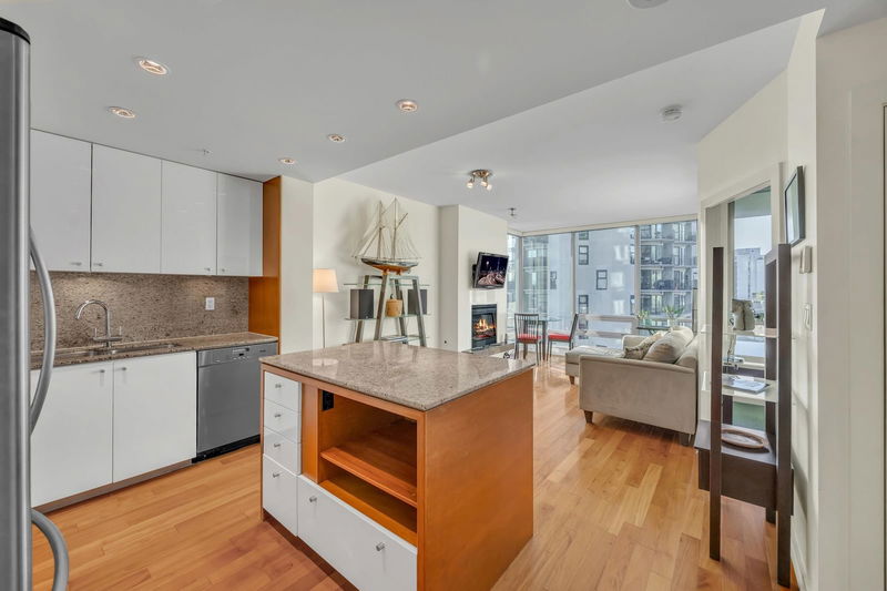 1005 Beach Avenue #805, Vancouver, British Columbia