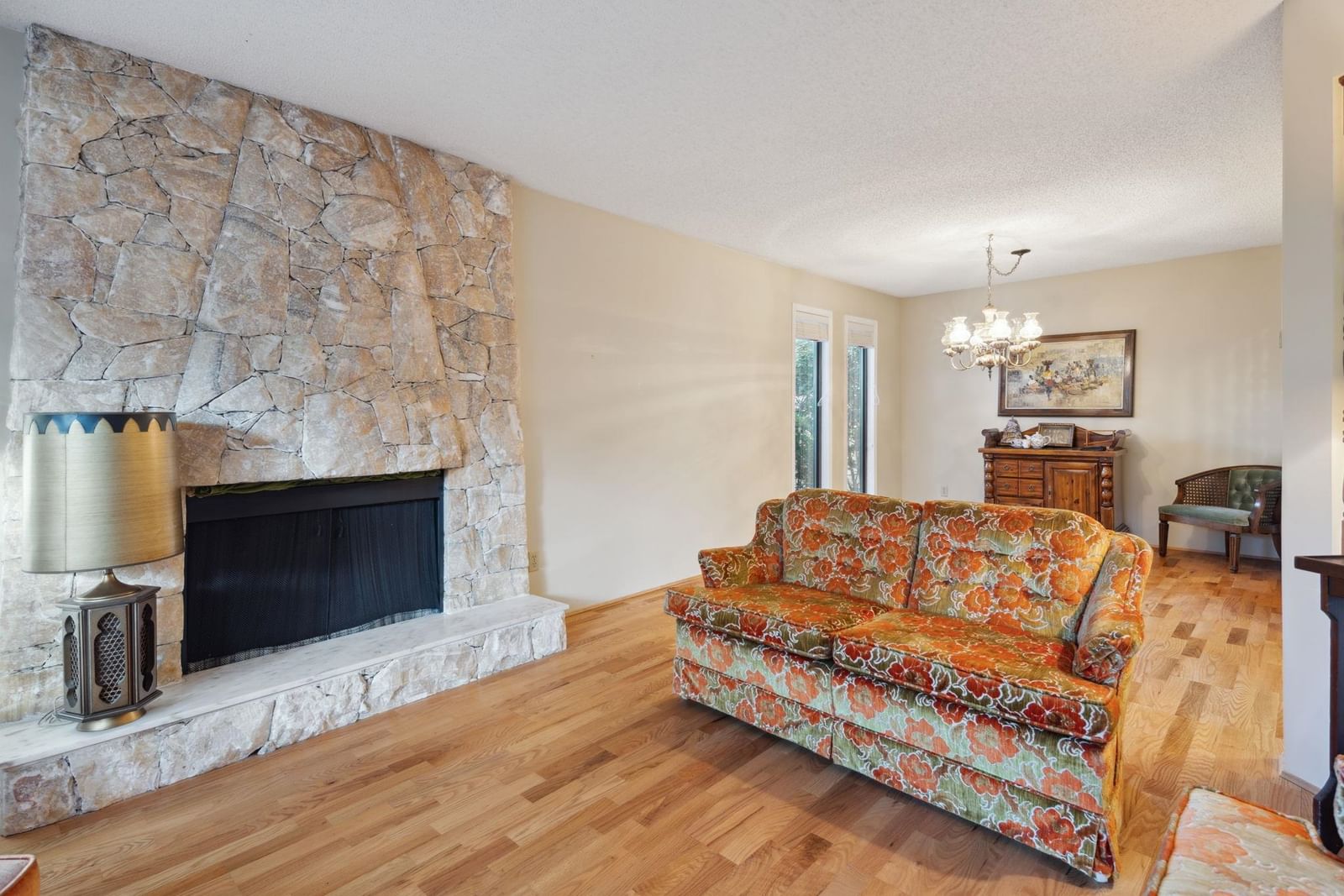 Listing Image 18