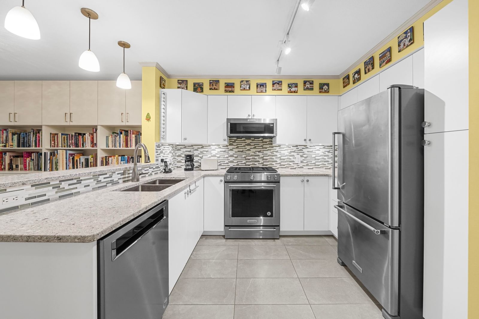 Listing Image 12