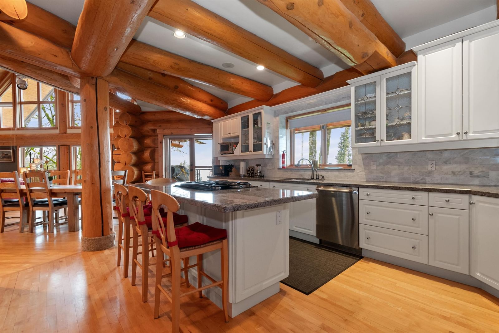 Listing Image 10