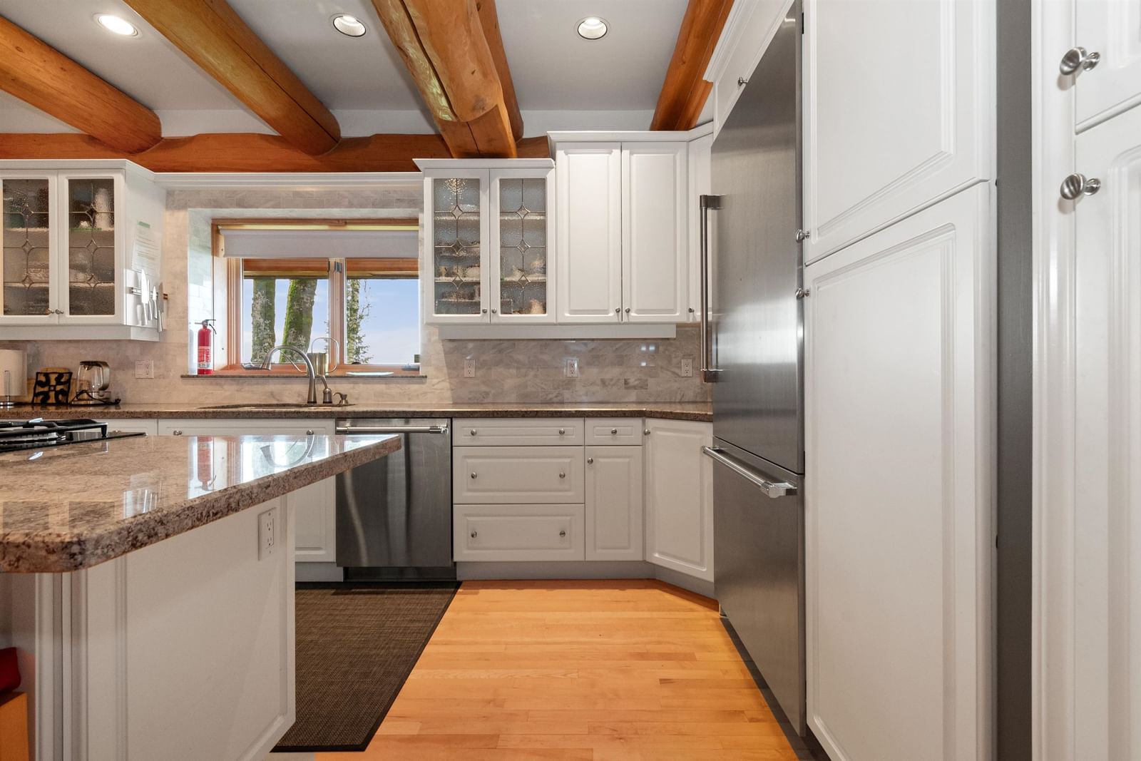 Listing Image 9